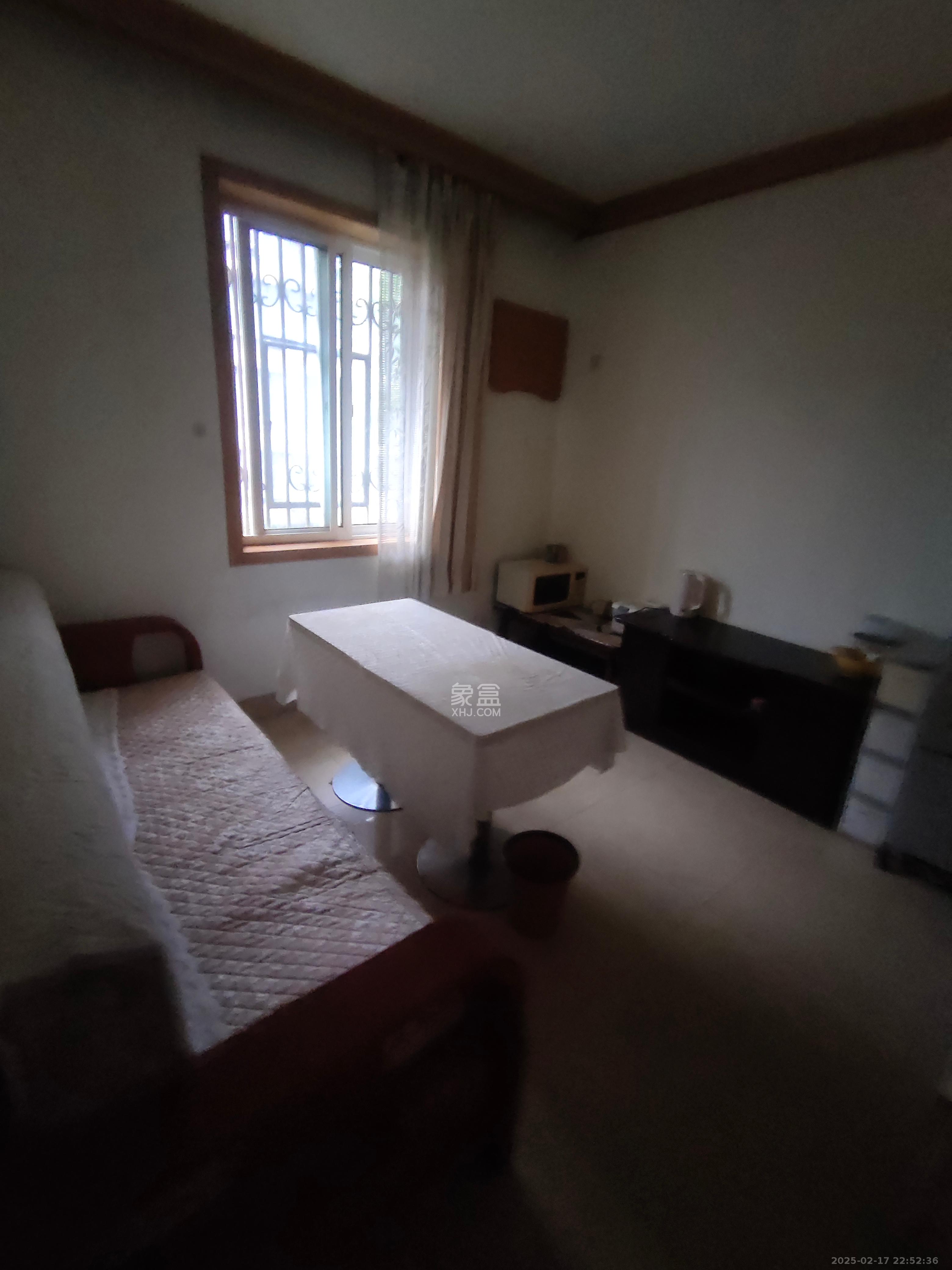 长重机械厂宿舍 2室2厅1卫 1500.0元/月 长重机械厂宿舍 2室2厅1卫 1500.0元/月室内图