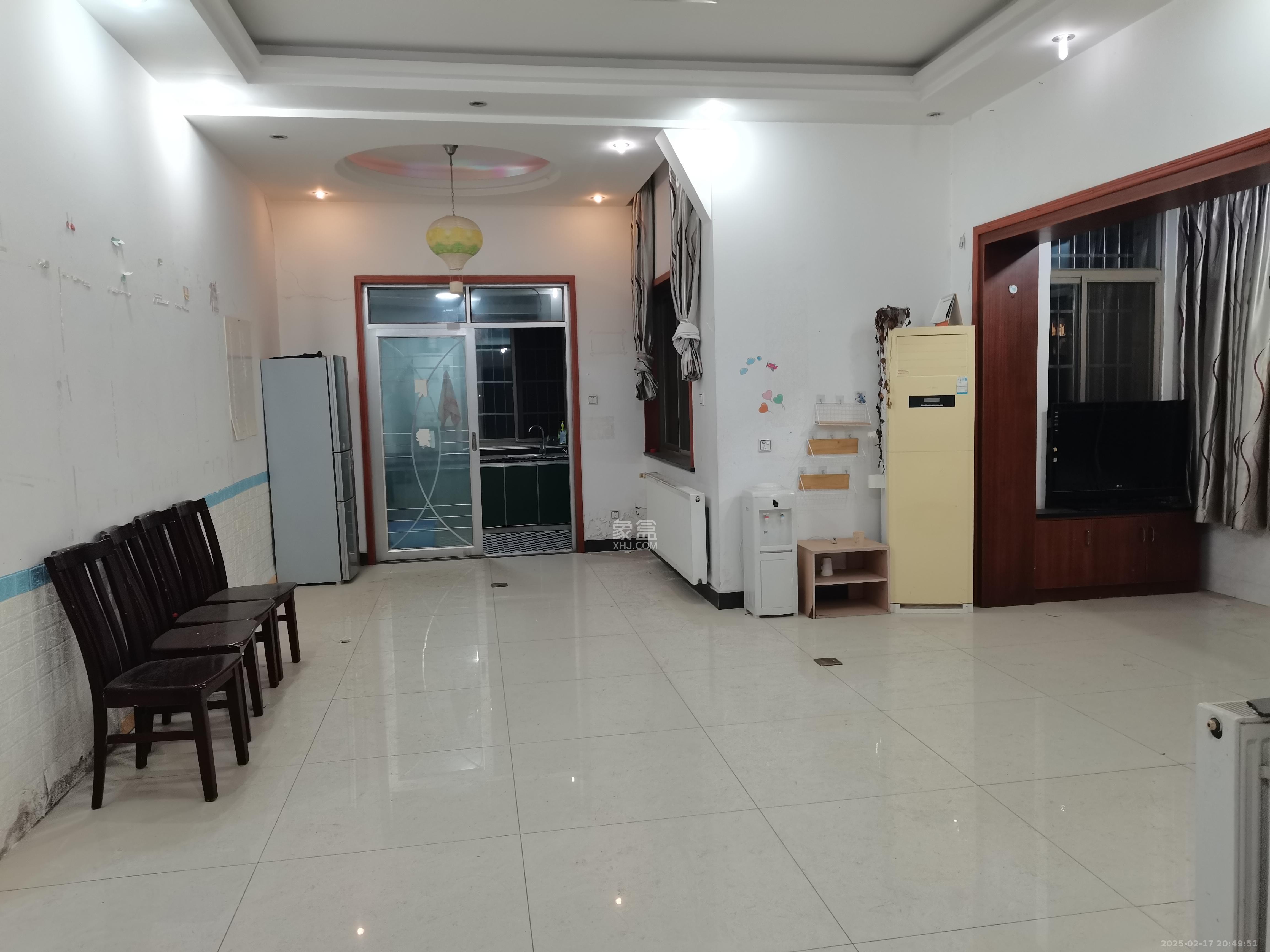 层上观邸 5室2厅2卫 4000.0元/月 层上观邸 5室2厅2卫 4000.0元/月室内图