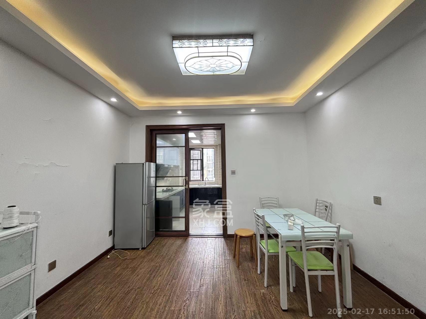 泰禹家园(彩云之翼家园一期、二期、三期)  4室2厅1卫    2800.0元/月 泰禹家园(彩云之翼家园一期、二期、三期)  4室2厅1卫    2800.0元/月室内图