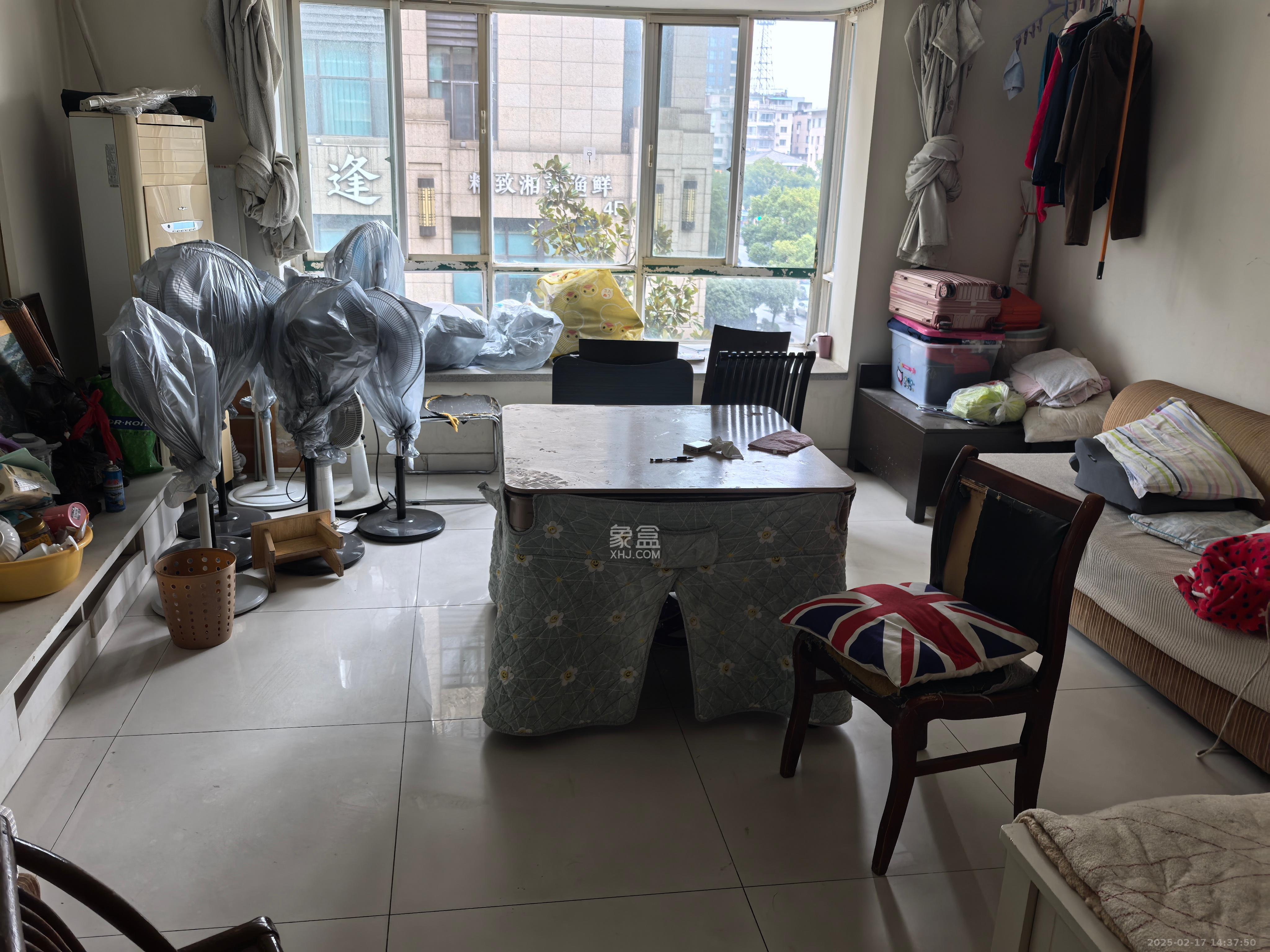 四季阳光花城  4室2厅2卫    4300.0元/月 四季阳光花城  4室2厅2卫    4300.0元/月