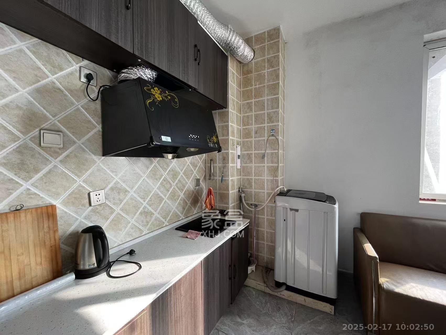 天心华庭 1室1厅1卫 2100.0元/月 天心华庭 1室1厅1卫 2100.0元/月室内图