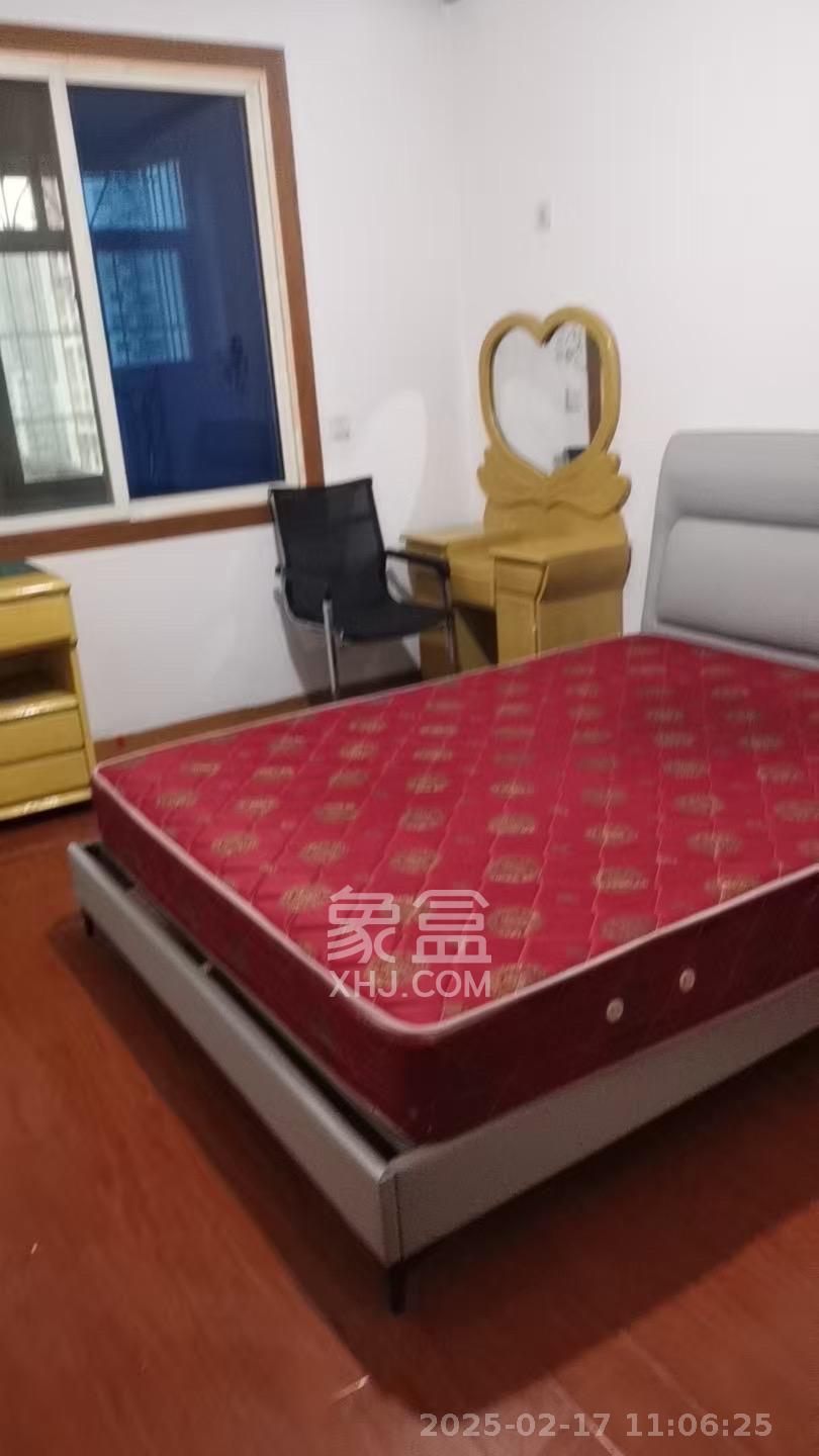 湖南石油化学工业局小区(侯家塘化工厅)  3室1厅1卫    2100.0元/月 湖南石油化学工业局小区(侯家塘化工厅)  3室1厅1卫    2100.0元/月室内图