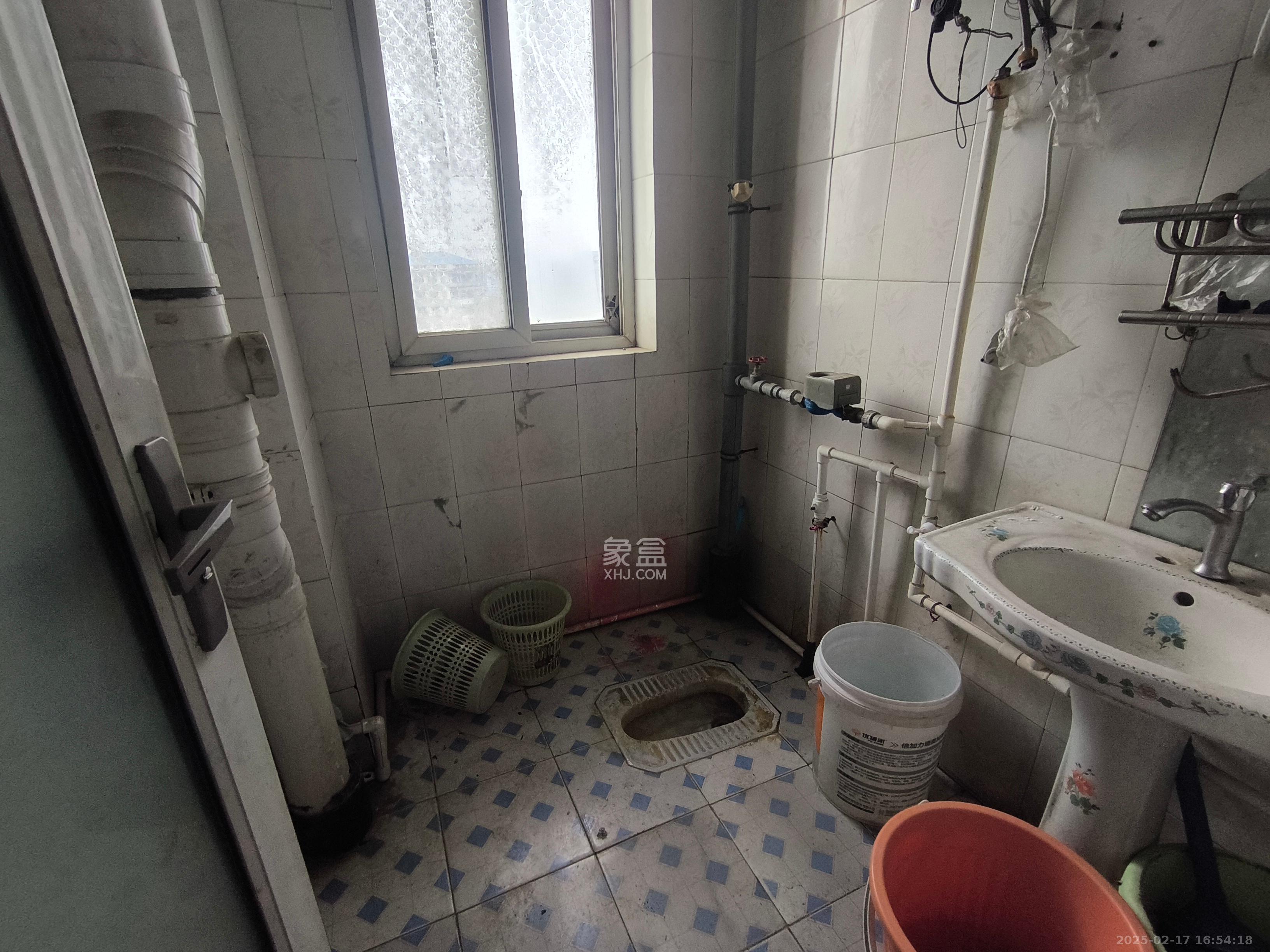 楚天馨苑 4室2厅2卫 2500.0元/月 楚天馨苑 4室2厅2卫 2500.0元/月室内图