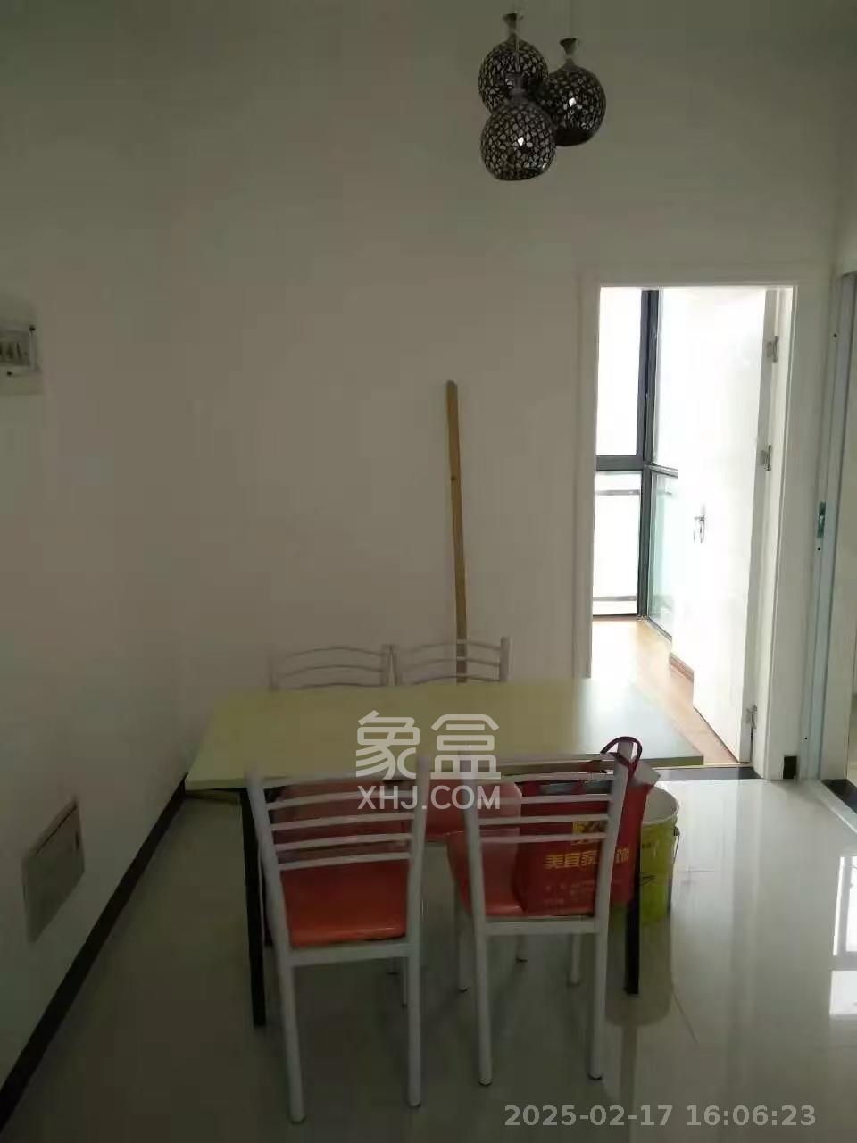 珠江东方明珠(新地东方明珠)一二期  2室2厅1卫    1700.0元/月 珠江东方明珠(新地东方明珠)一二期  2室2厅1卫    1700.0元/月室内图