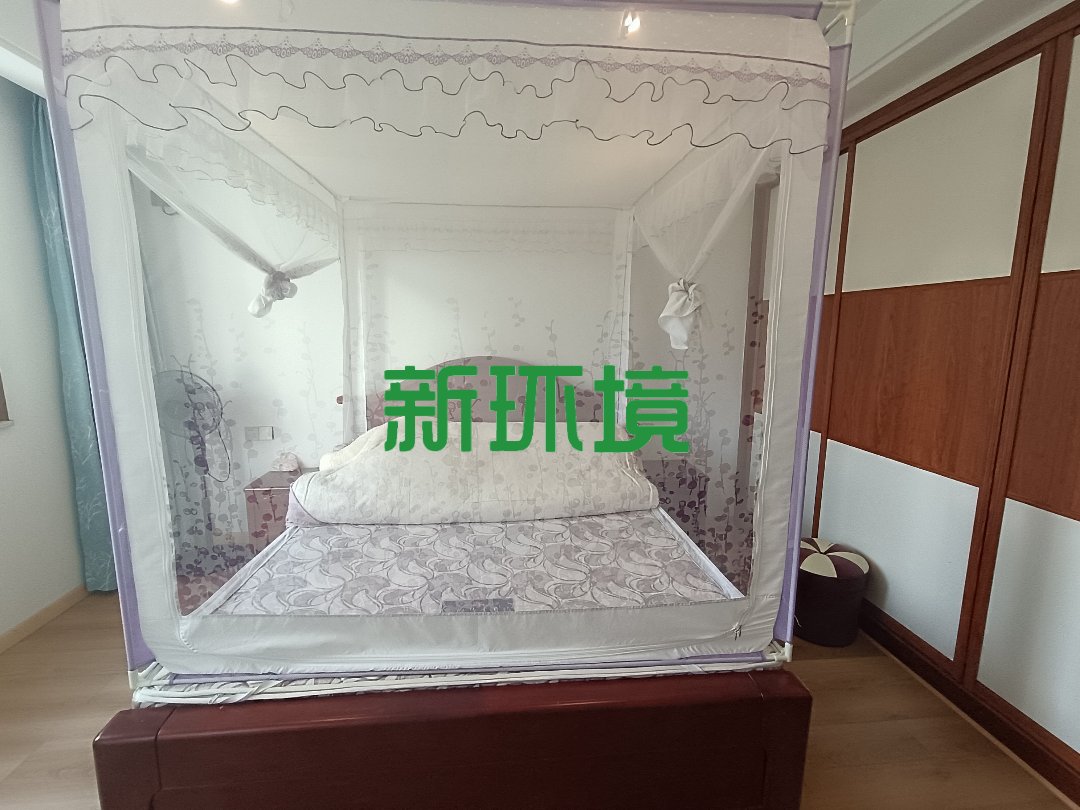 东岳新外滩  1室0厅0卫   121.80万客厅
