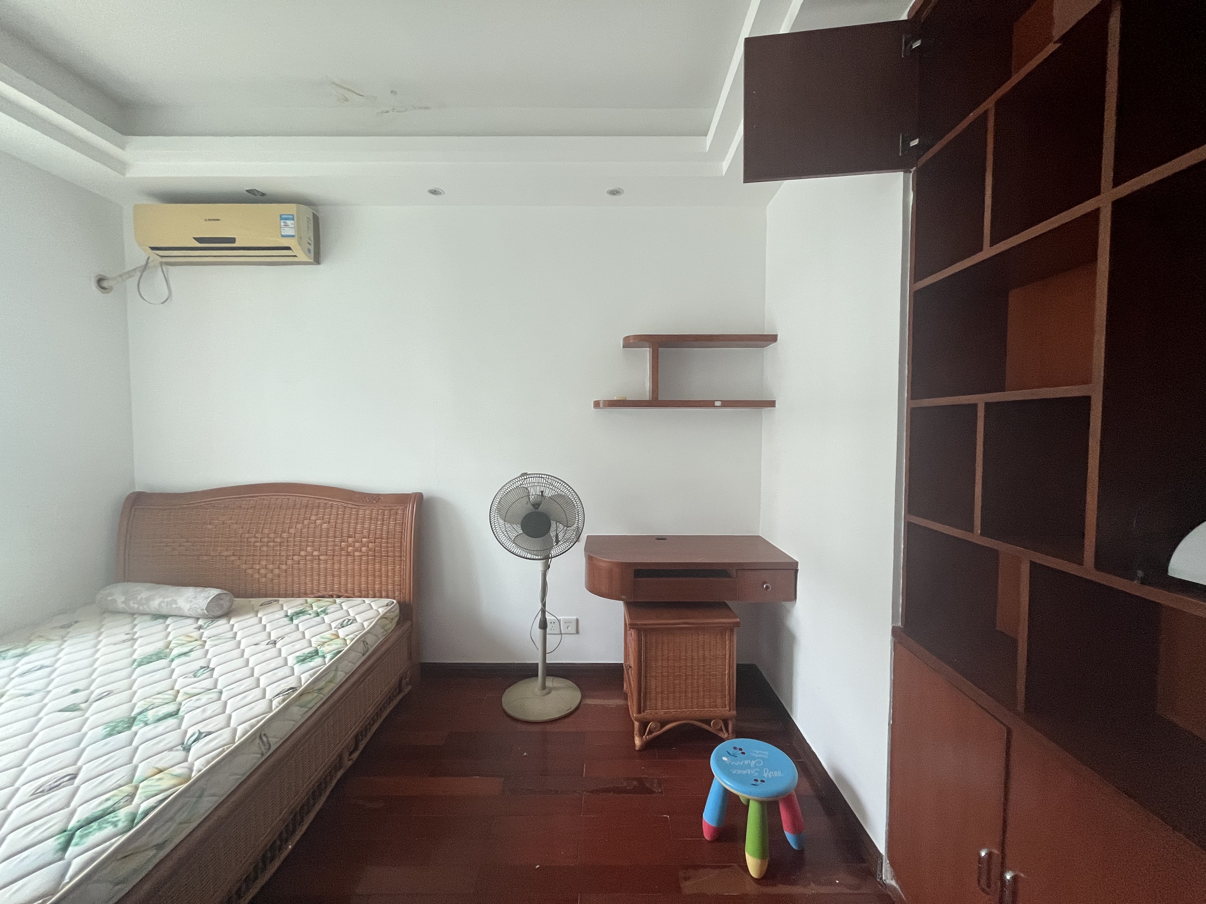 金海雅苑 3室2厅2卫 2500.0元/月 金海雅苑 3室2厅2卫 2500.0元/月室内图