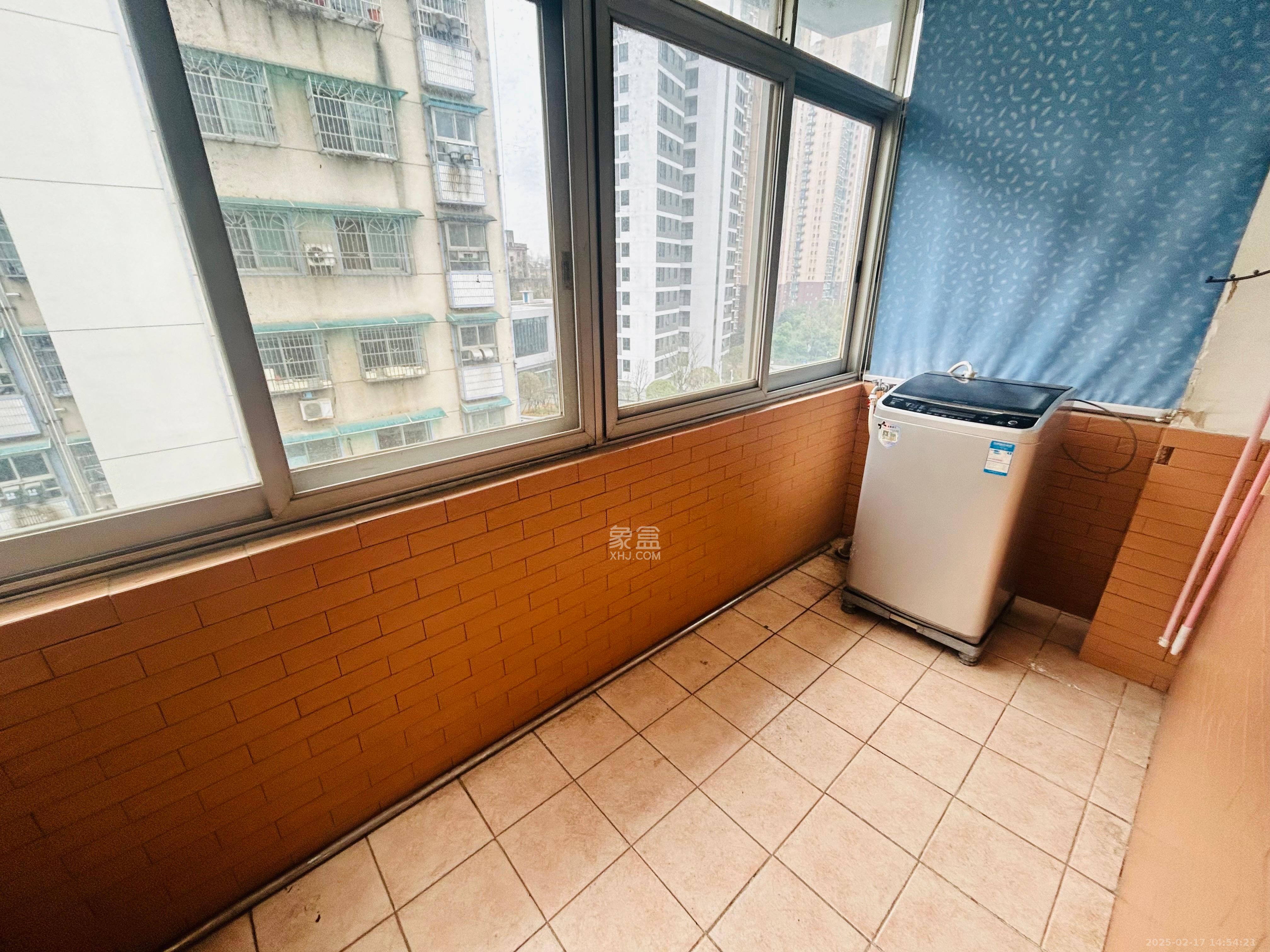 天剑路地税局宿舍 3室1厅1卫 2000.0元/月 天剑路地税局宿舍 3室1厅1卫 2000.0元/月室内图