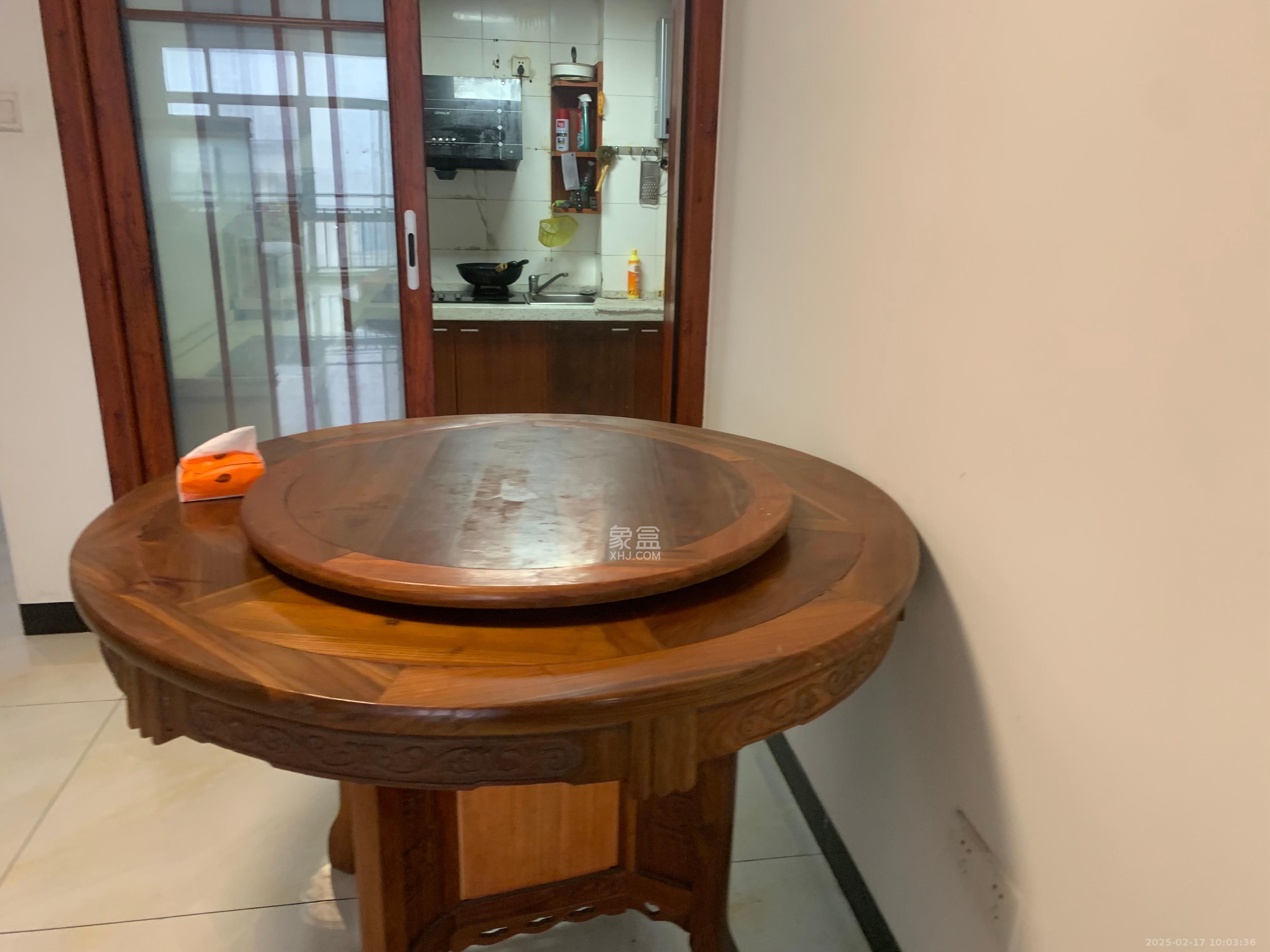 卧龙居国际村  1室0厅0卫    2000.0元/月 卧龙居国际村  1室0厅0卫    2000.0元/月室内图