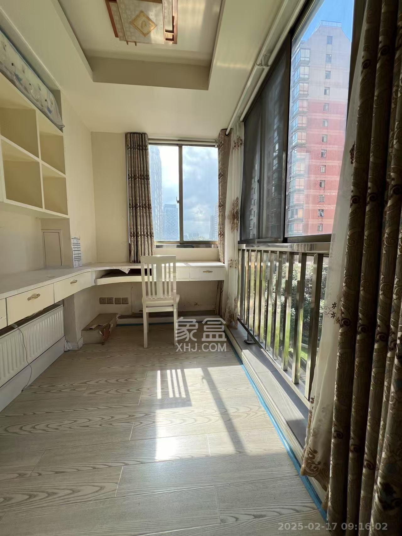 中天枫景园 2室2厅1卫 5000.0元/月 中天枫景园 2室2厅1卫 5000.0元/月室内图