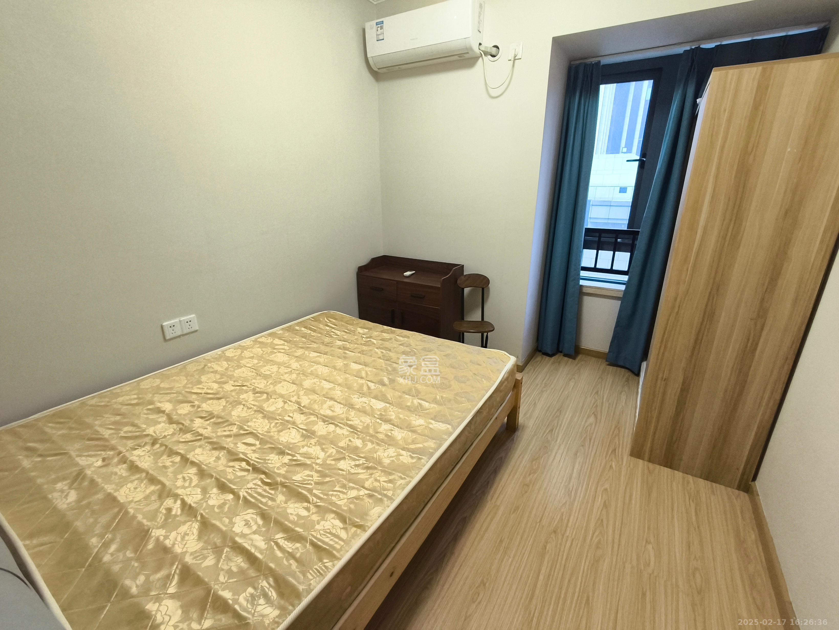 珠江好世界  3室2厅1卫   2800.00元/月室内图