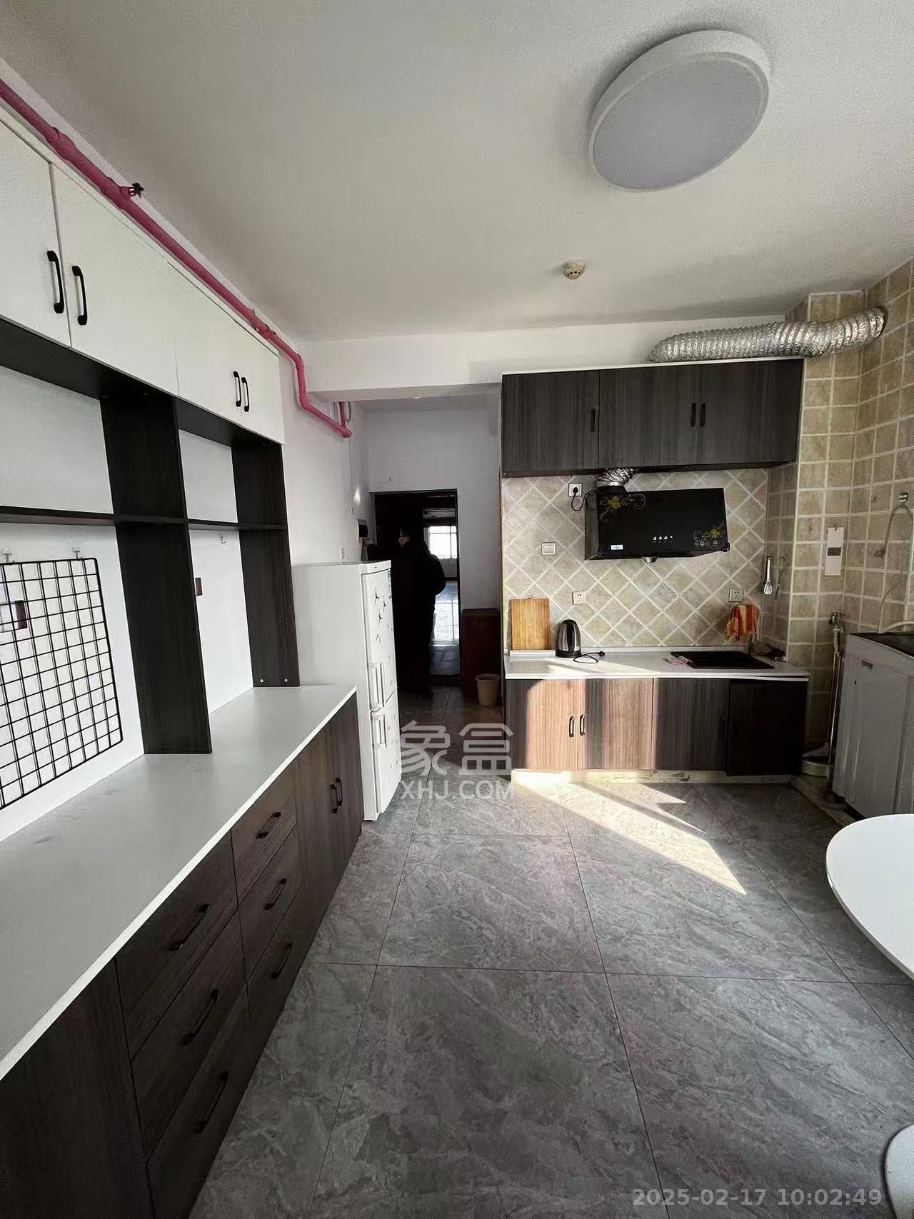 天心华庭 1室1厅1卫 2100.0元/月 天心华庭 1室1厅1卫 2100.0元/月室内图