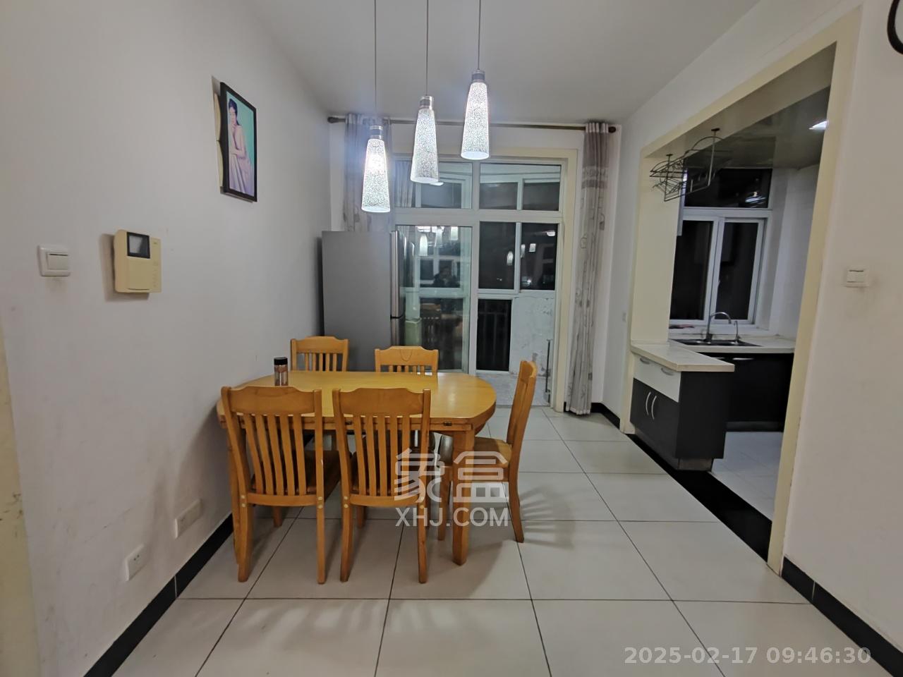 枫华府第  3室2厅2卫    1800.0元/月 枫华府第  3室2厅2卫    1800.0元/月