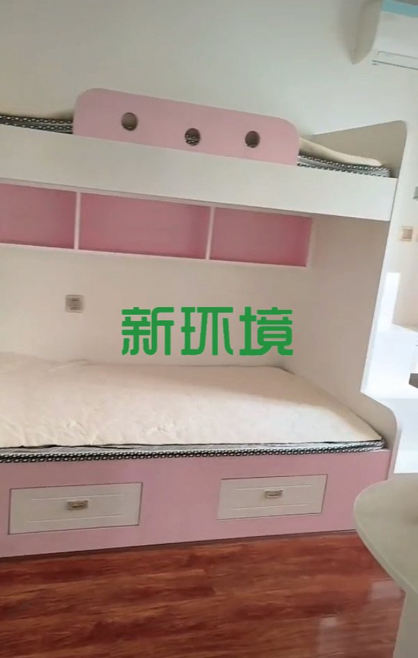 东岳新外滩  1室0厅0卫   52.80万客厅