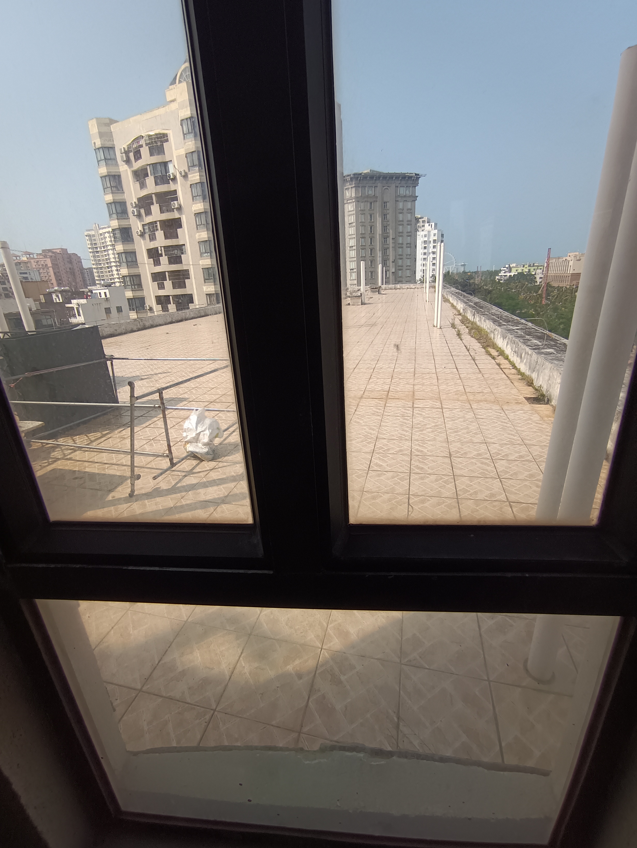 圣地亚哥广场  1室1厅1卫    89.0万 圣地亚哥广场  1室1厅1卫    89.0万客厅