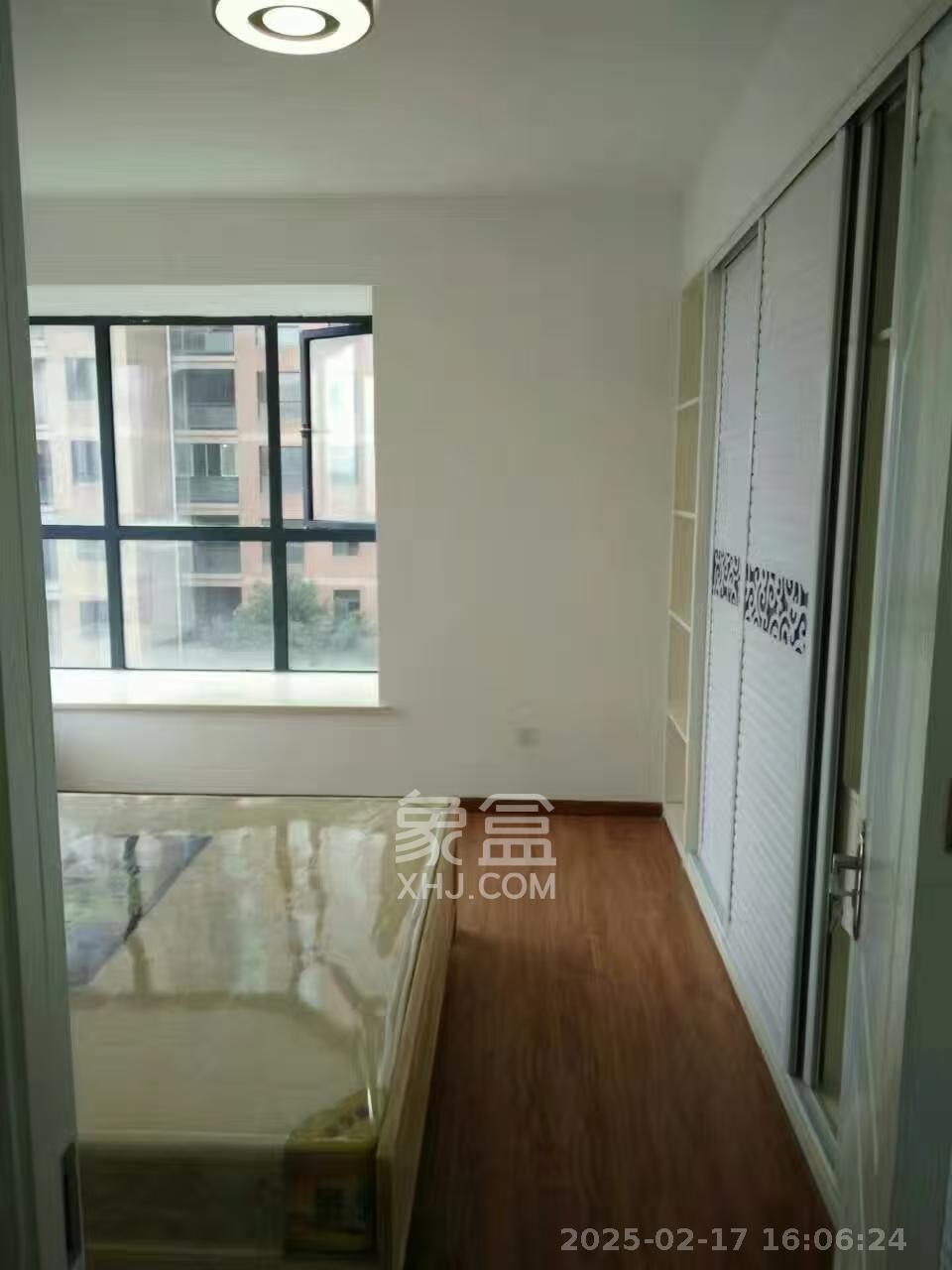 珠江东方明珠(新地东方明珠)一二期  2室2厅1卫    1700.0元/月 珠江东方明珠(新地东方明珠)一二期  2室2厅1卫    1700.0元/月室内图