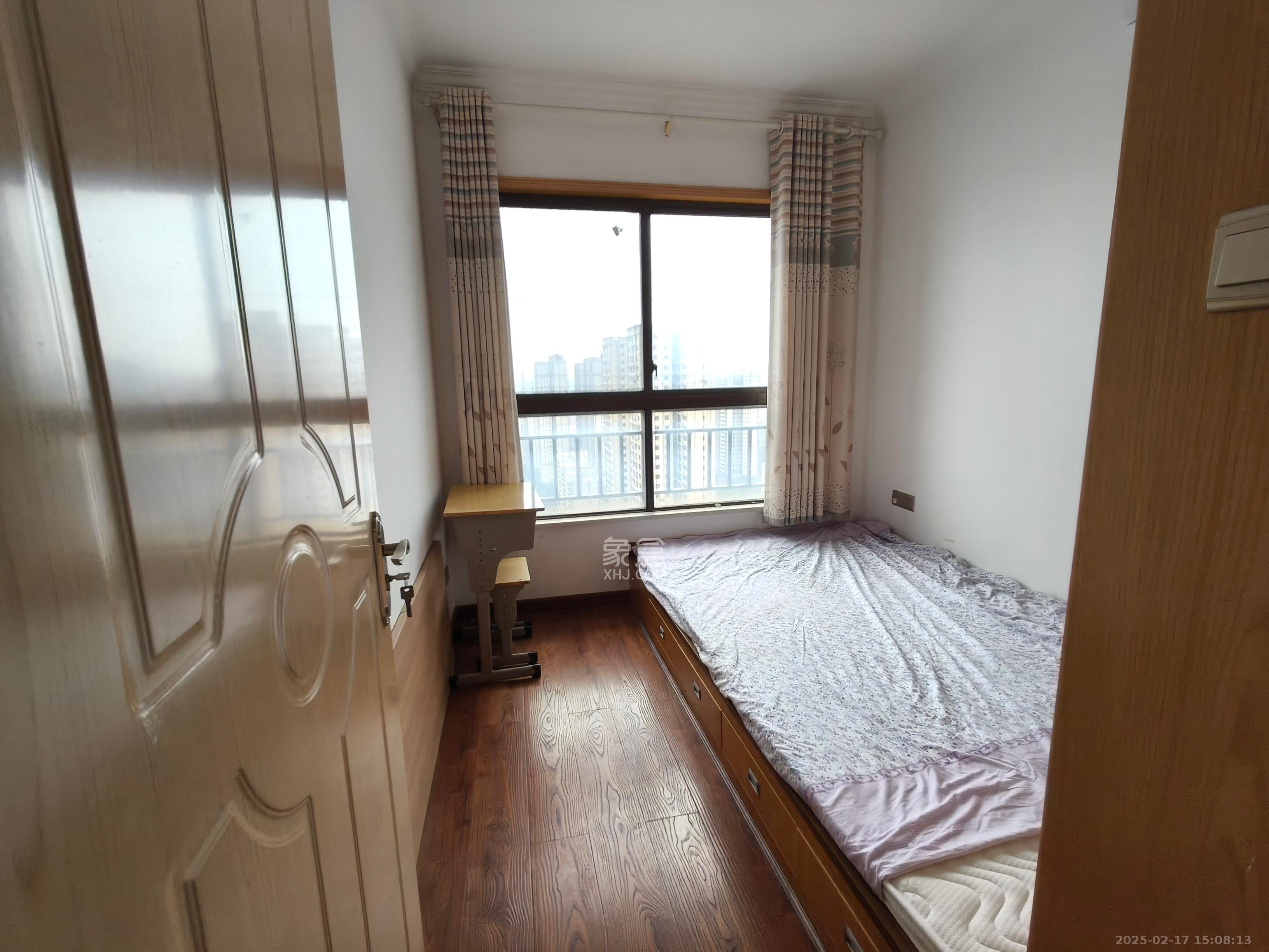 华润橡树湾 3室2厅1卫 2100.0元/月 华润橡树湾 3室2厅1卫 2100.0元/月室内图