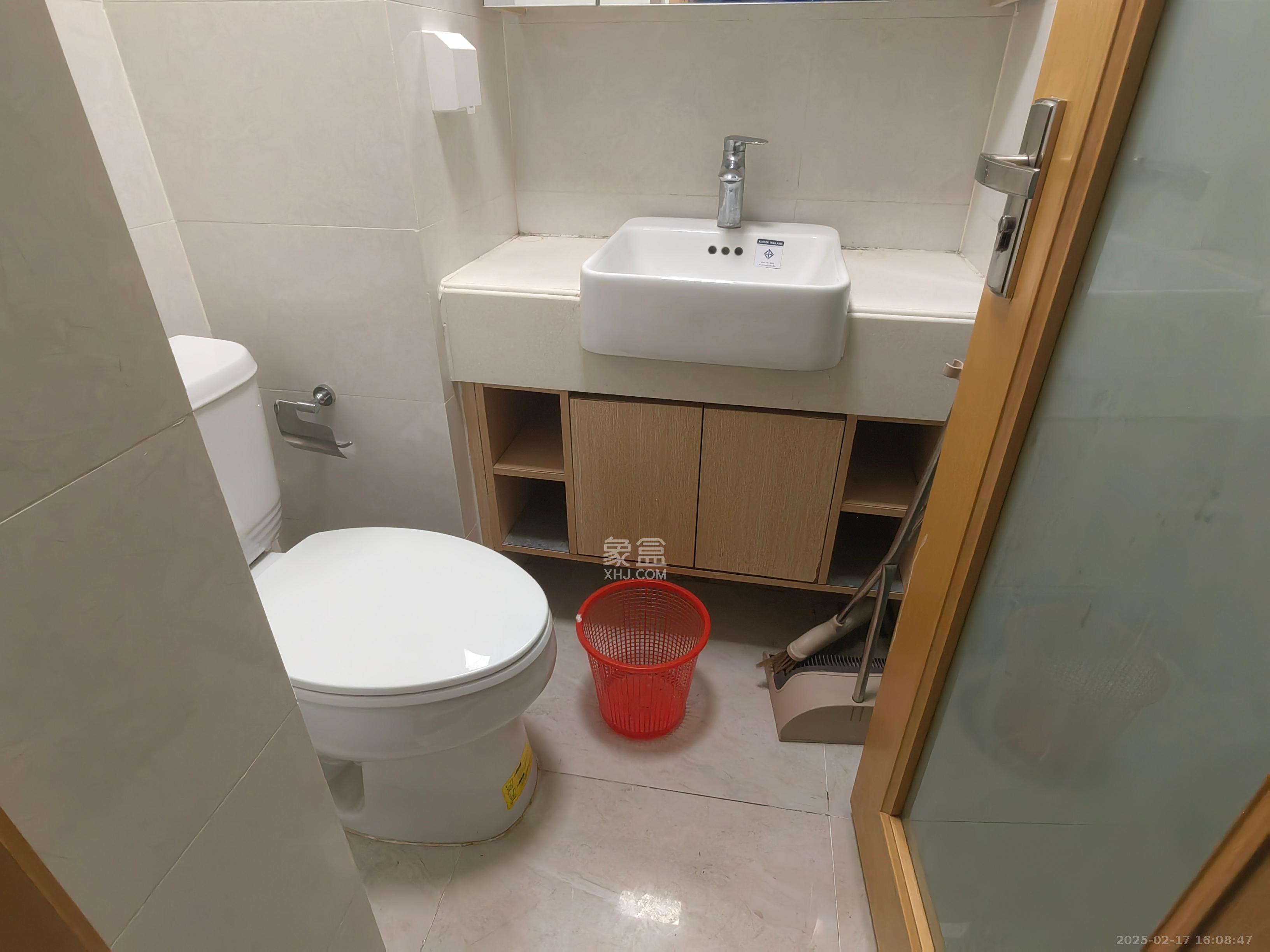 中海国际二期  1室1厅1卫    1300.0元/月 中海国际二期  1室1厅1卫    1300.0元/月室内图