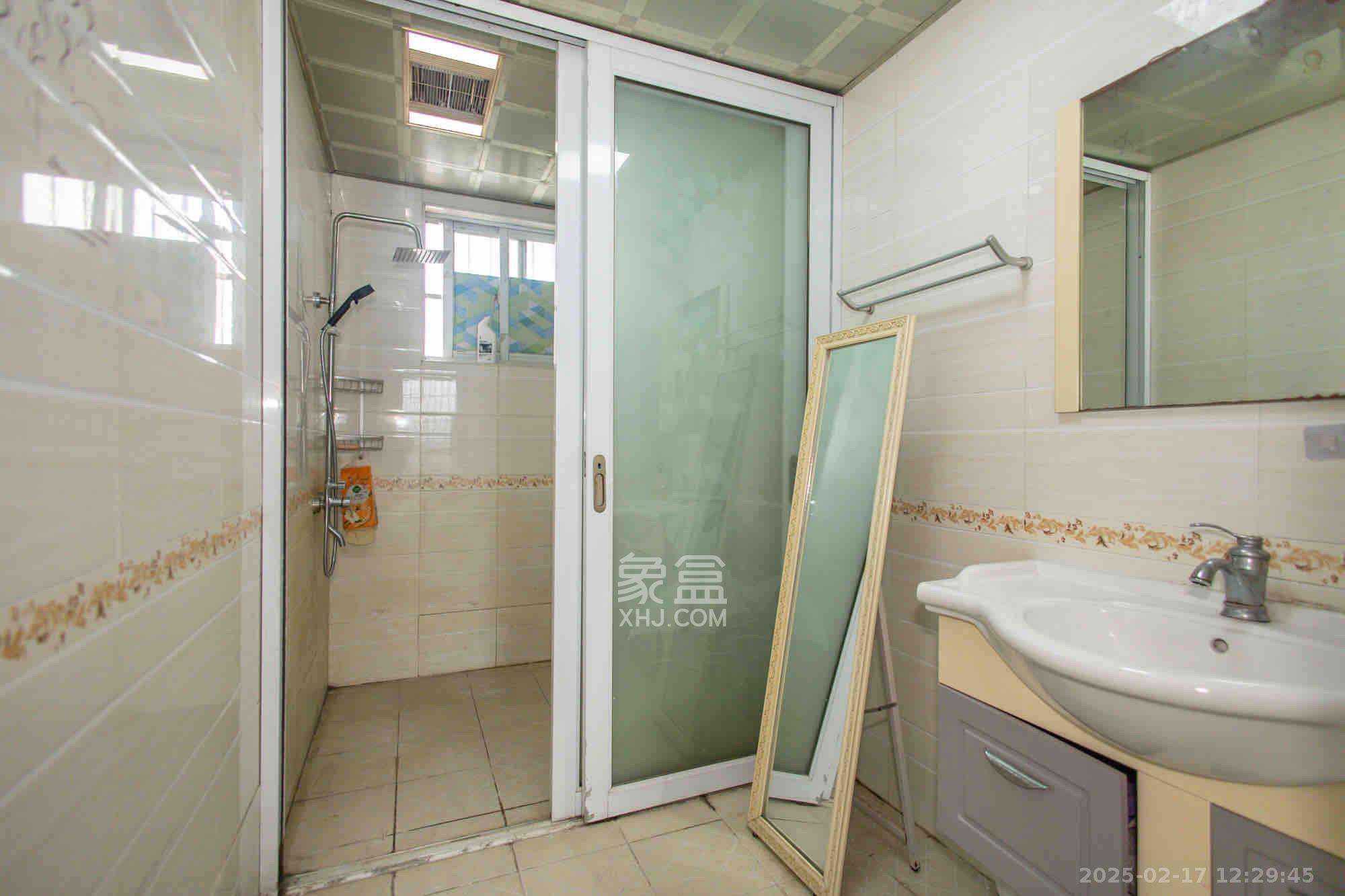 高林金三华邸 3室2厅2卫 1800.0元/月 高林金三华邸 3室2厅2卫 1800.0元/月室内图