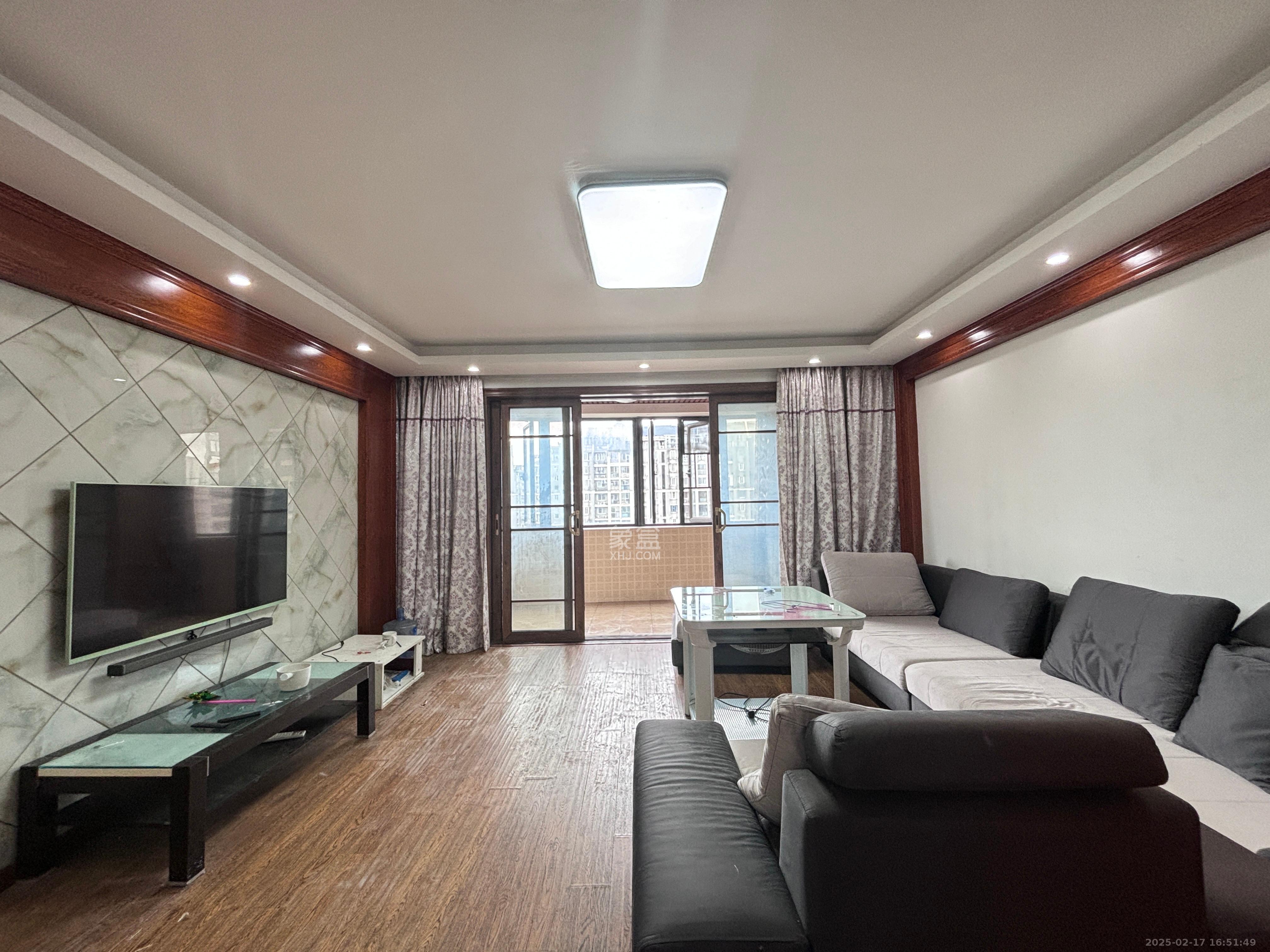 泰禹家园（彩云之翼家园一期、二期、三期）  4室2厅1卫    2800.0元/月室内图