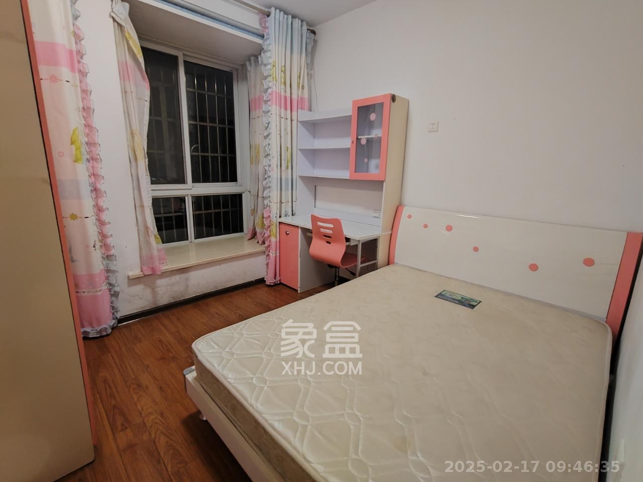 枫华府第  3室2厅2卫   1800.00元/月室内图