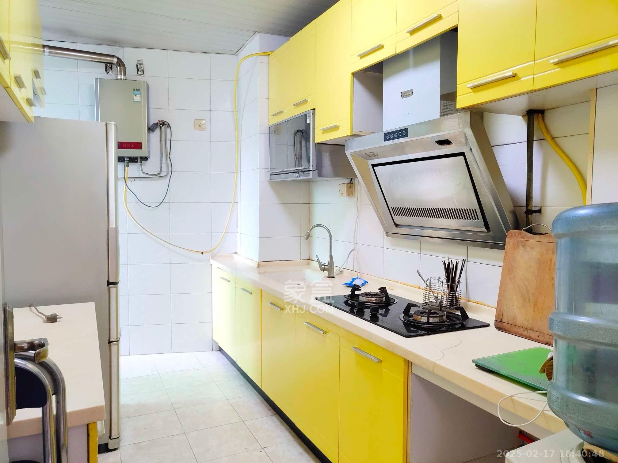 维一星城  3室2厅2卫    4200.0元/月 维一星城  3室2厅2卫    4200.0元/月室内图