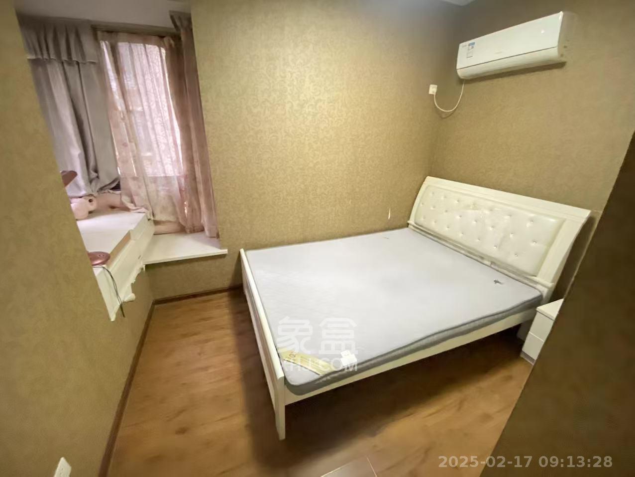 钱隆樽品(一、二、三期)  2室2厅1卫   2400.00元/月室内图