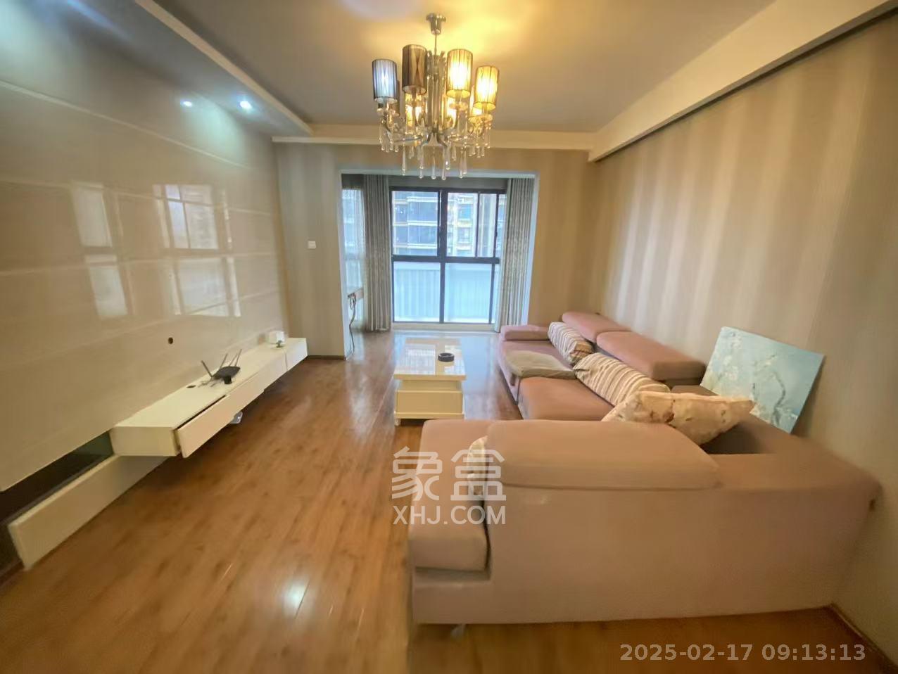 钱隆樽品(一、二、三期) 2室2厅1卫 2000.0元/月 钱隆樽品(一、二、三期) 2室2厅1卫 2000.0元/月室内图