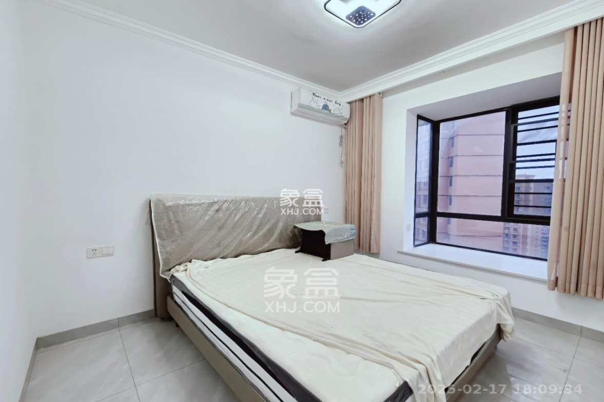 紫华郡 3室2厅2卫 2500.0元/月 紫华郡 3室2厅2卫 2500.0元/月室内图