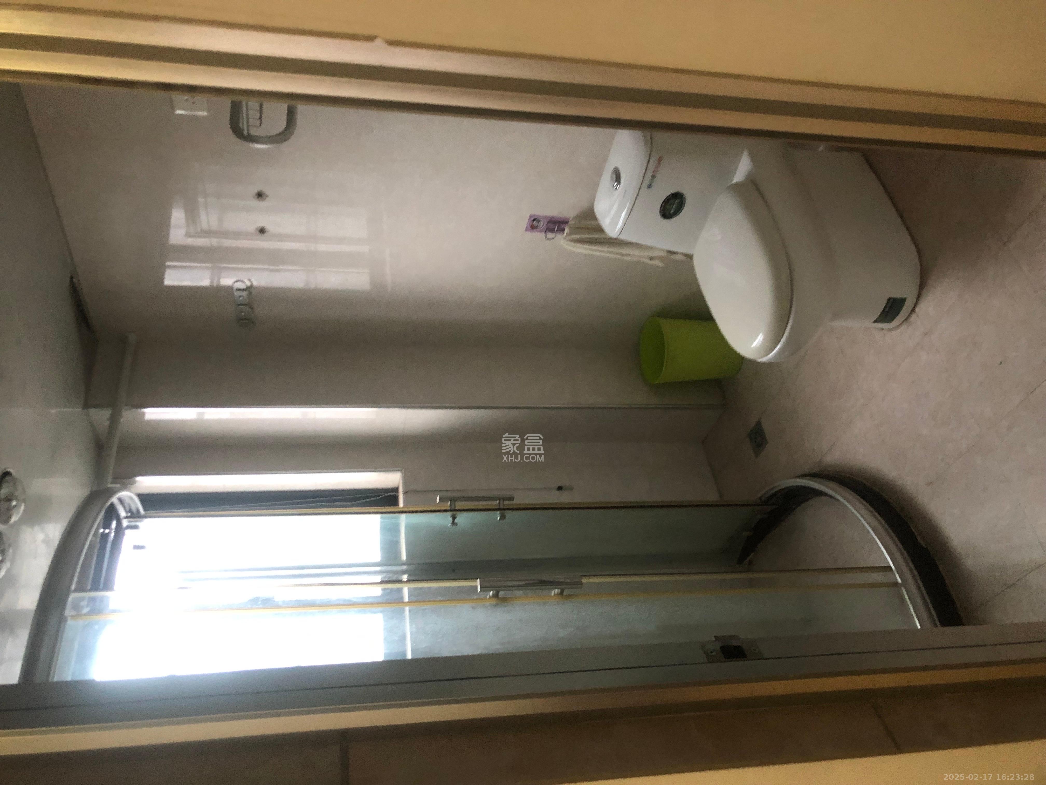 童话里  4室2厅2卫    3200.0元/月 童话里  4室2厅2卫    3200.0元/月室内图