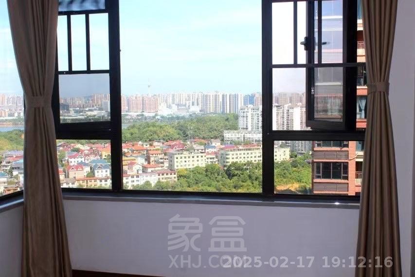 翡翠公园(北大资源) 4室2厅2卫 3200.0元/月 翡翠公园(北大资源) 4室2厅2卫 3200.0元/月室内图