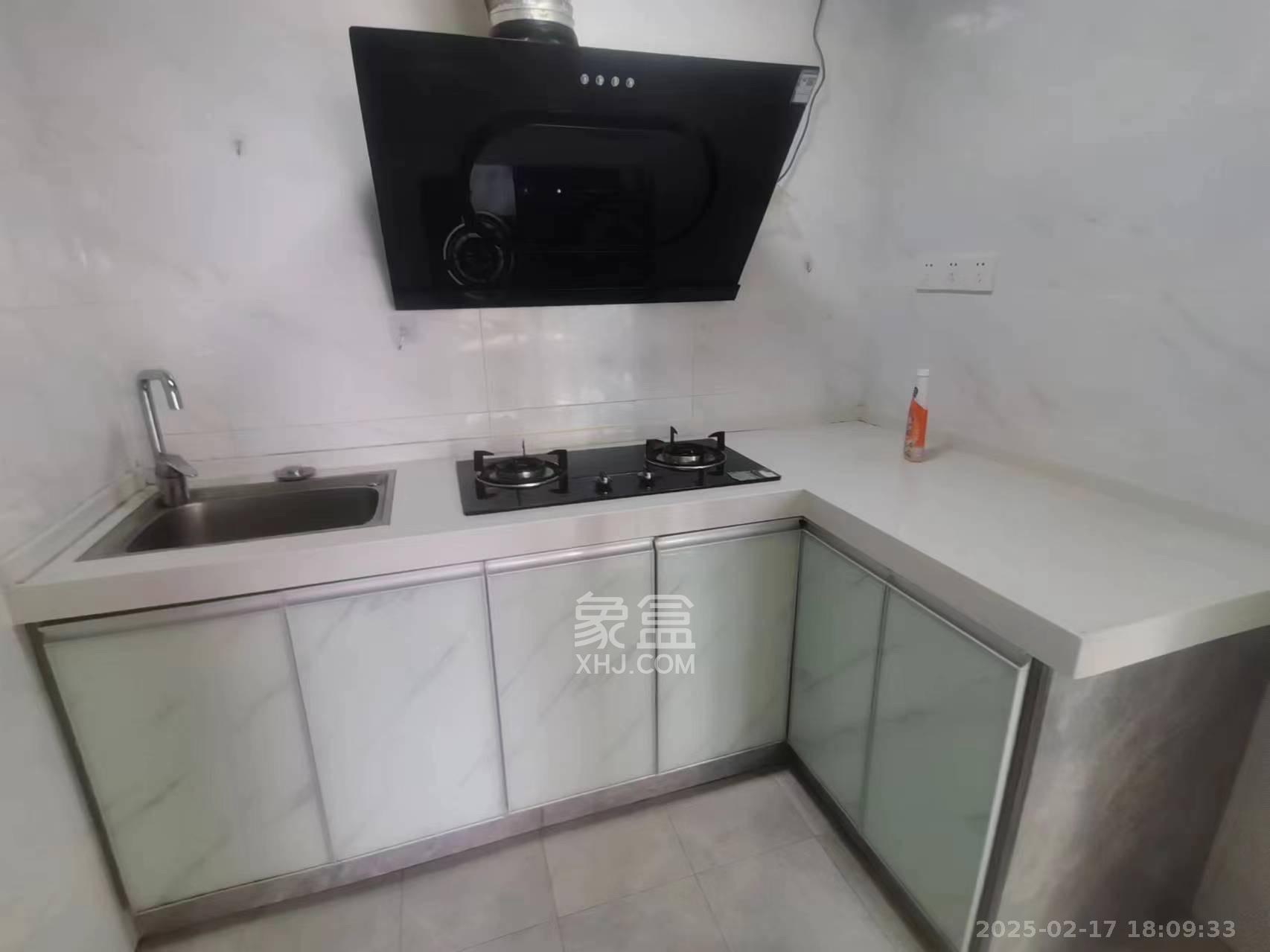 保利东郡 3室2厅2卫 2400.0元/月 保利东郡 3室2厅2卫 2400.0元/月室内图