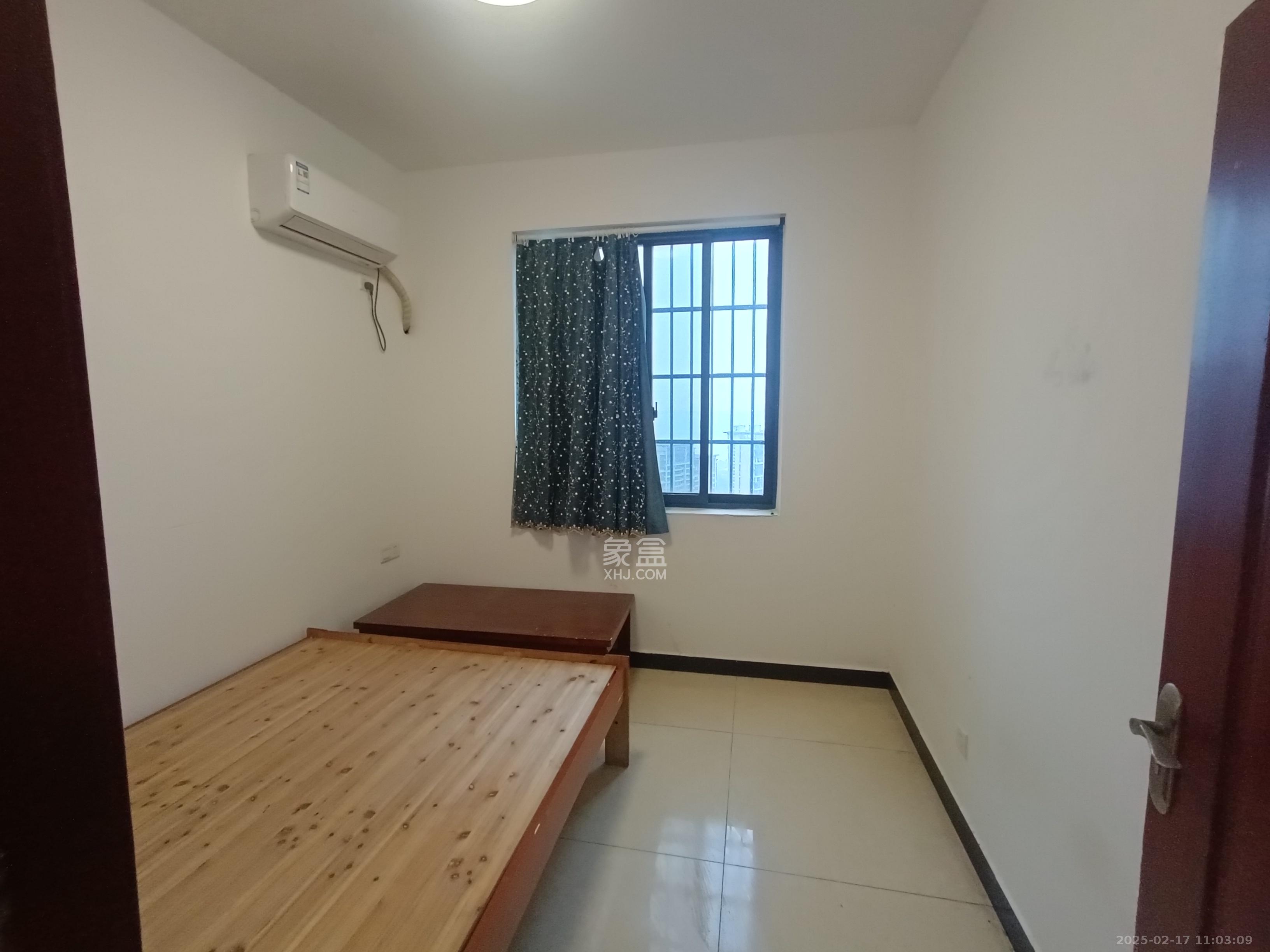 滨江海棠湾  3室1厅1卫   1700.00元/月室内图