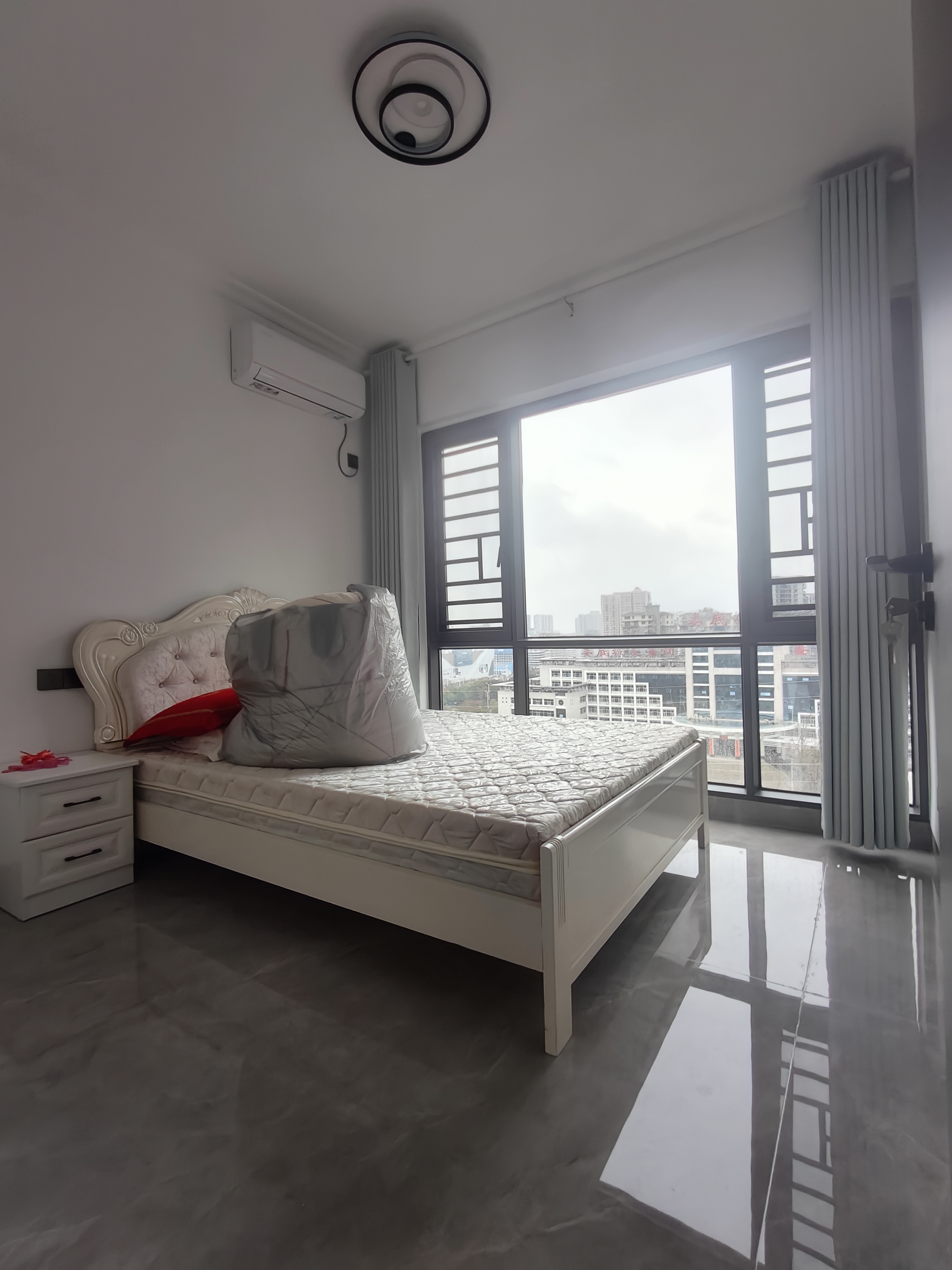 龙庭贵筑二期  1室0厅0卫    1900.0元/月室内图