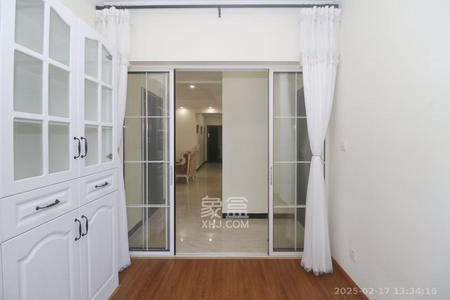 保利西海岸A区 4室2厅2卫 4100.0元/月 保利西海岸A区 4室2厅2卫 4100.0元/月室内图