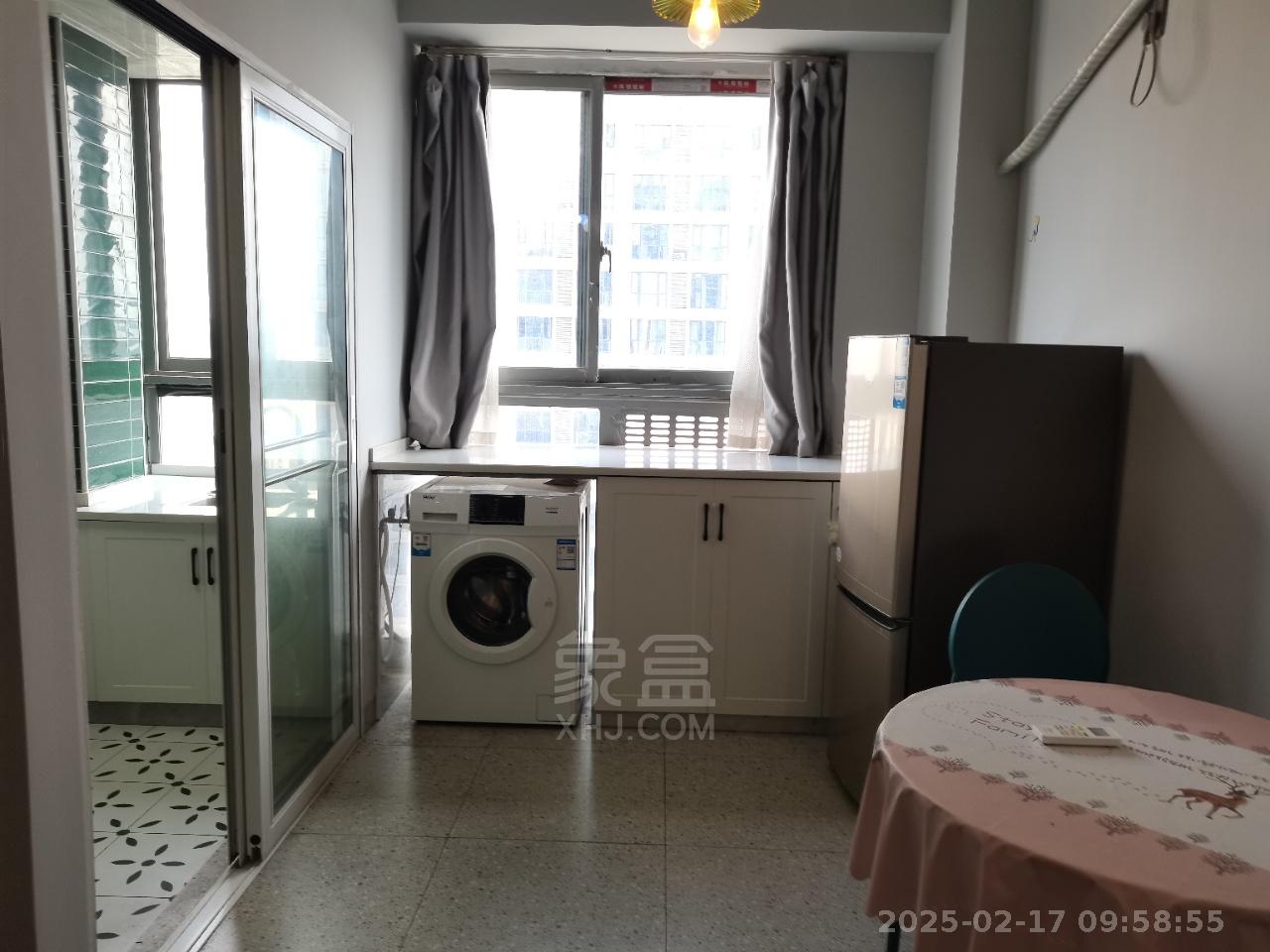 尚格广场 1室1厅1卫 1500.0元/月 尚格广场 1室1厅1卫 1500.0元/月室内图