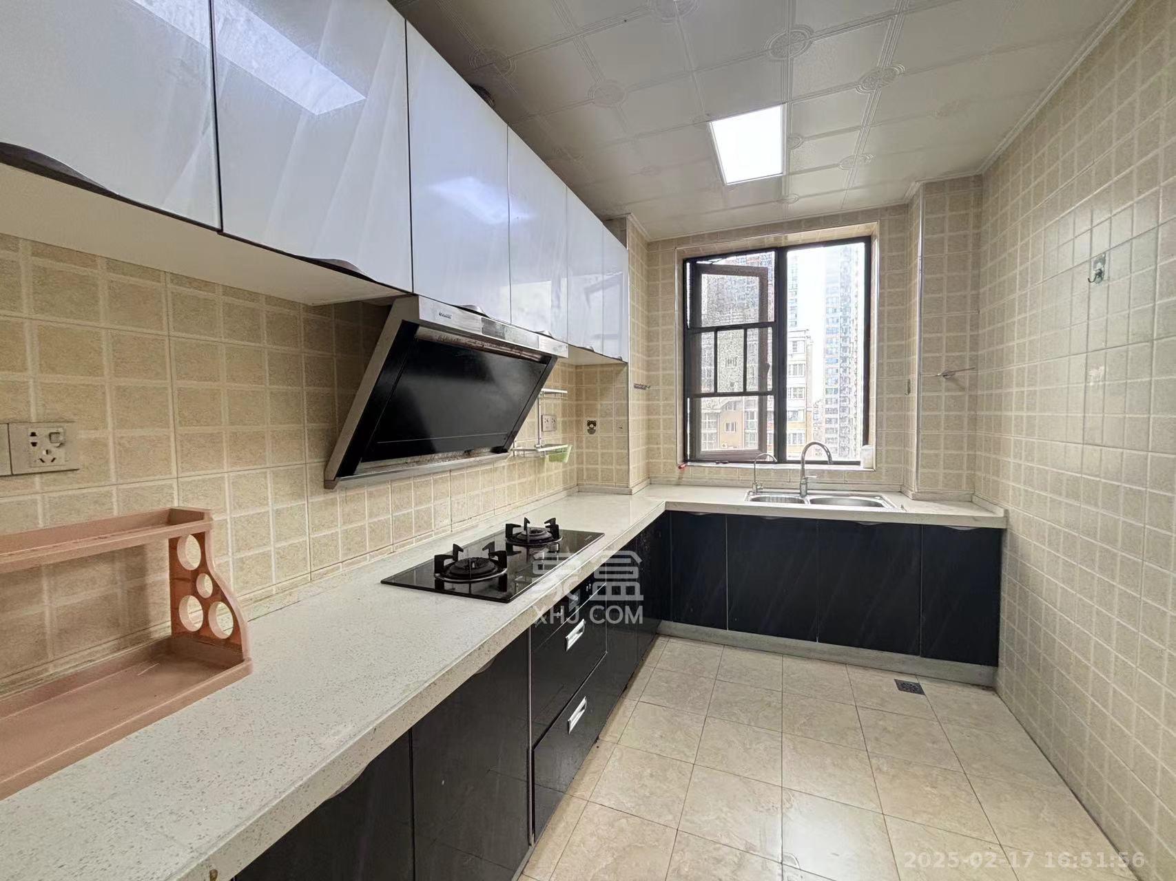 泰禹家园（彩云之翼家园一期、二期、三期）  4室2厅1卫    2800.0元/月室内图