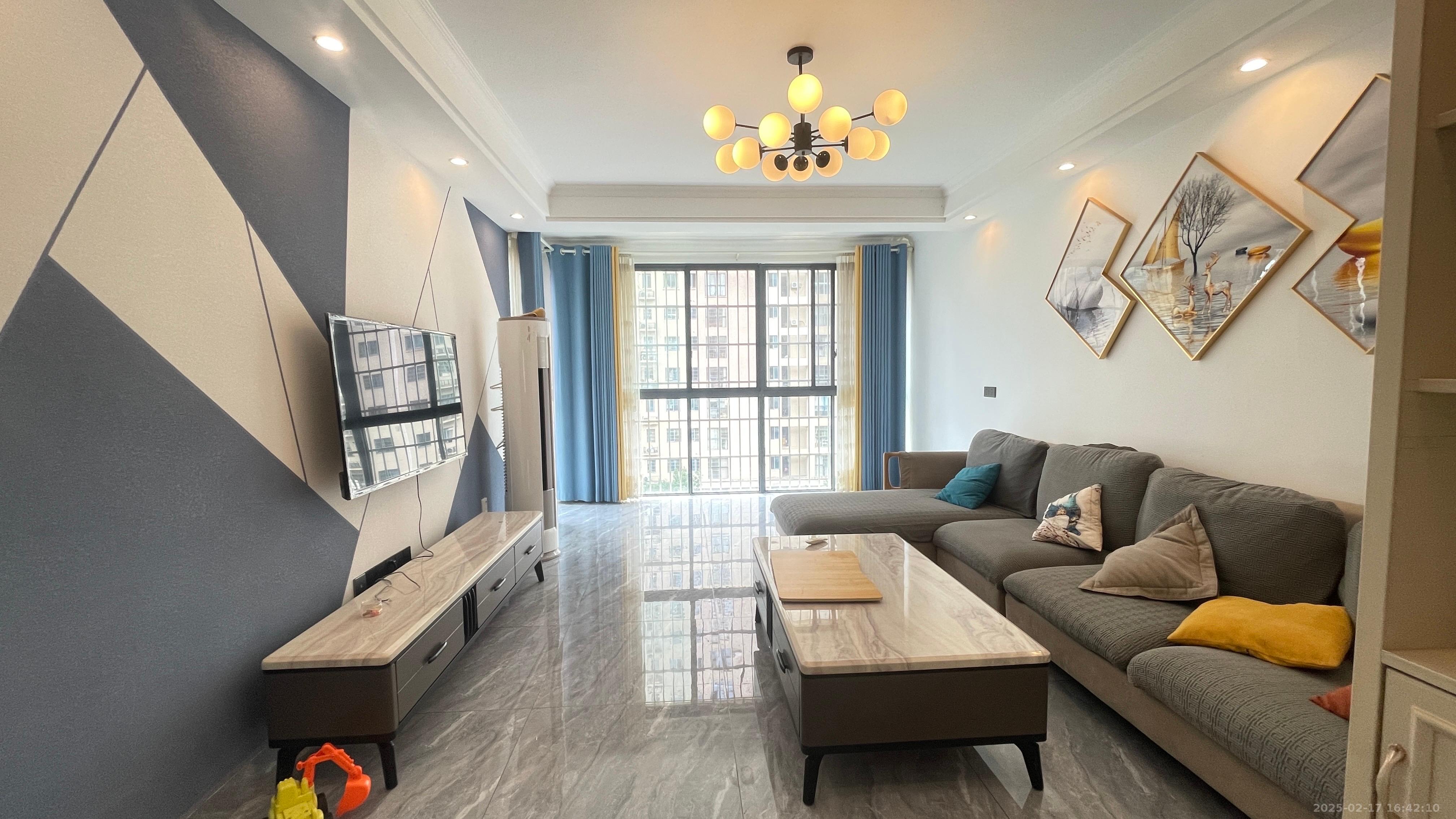 百江花园 3室2厅2卫 2000.0元/月 百江花园 3室2厅2卫 2000.0元/月室内图