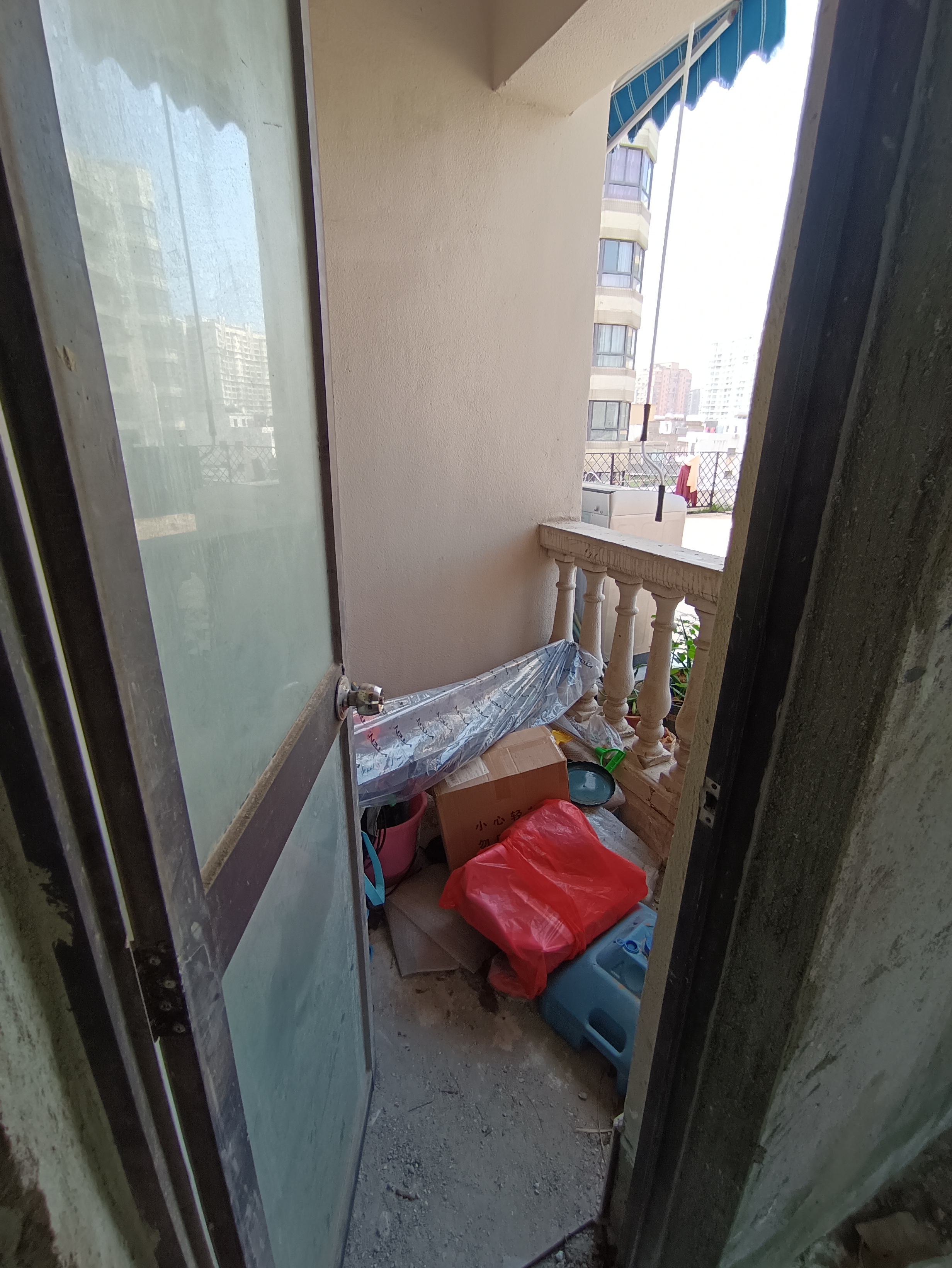 圣地亚哥广场  1室1厅1卫    89.0万 圣地亚哥广场  1室1厅1卫    89.0万阳台