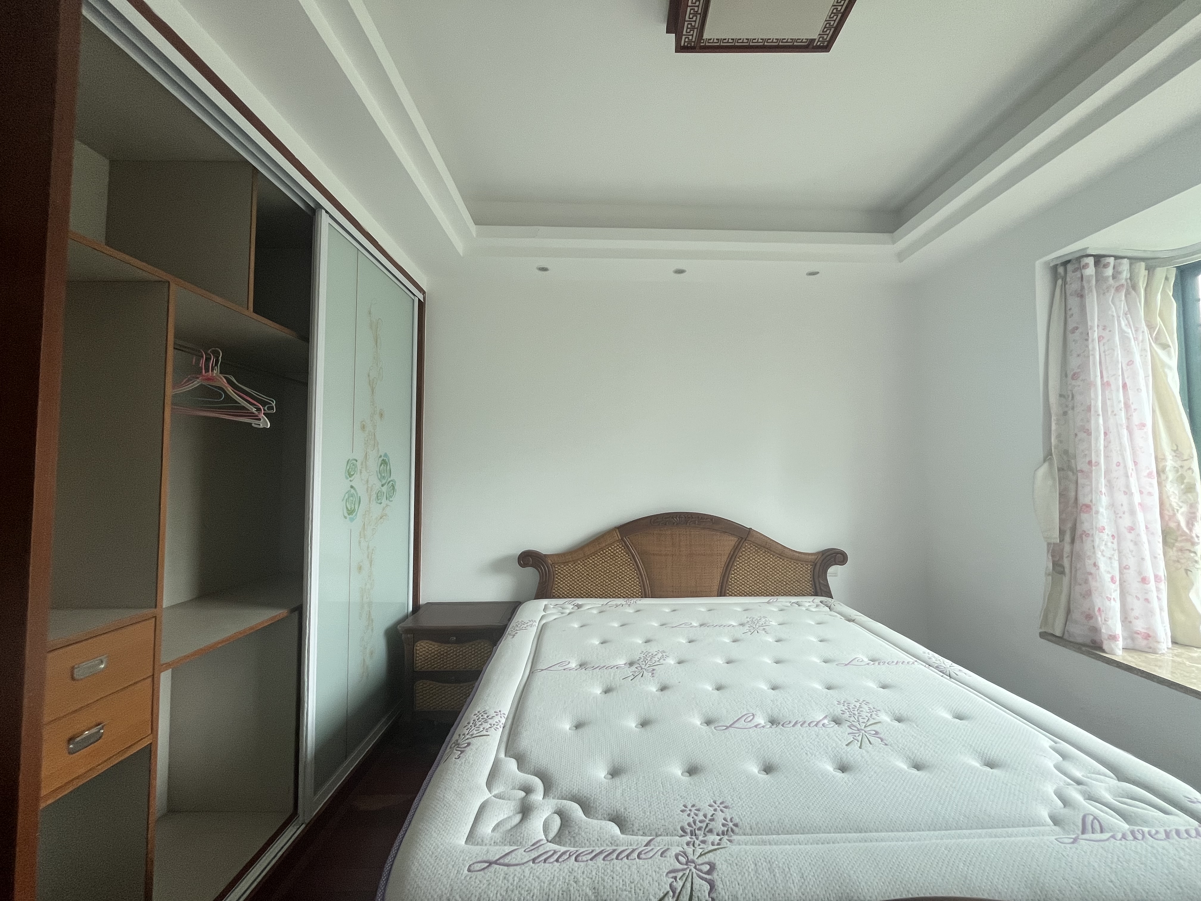 金海雅苑 3室2厅2卫 2500.0元/月 金海雅苑 3室2厅2卫 2500.0元/月室内图