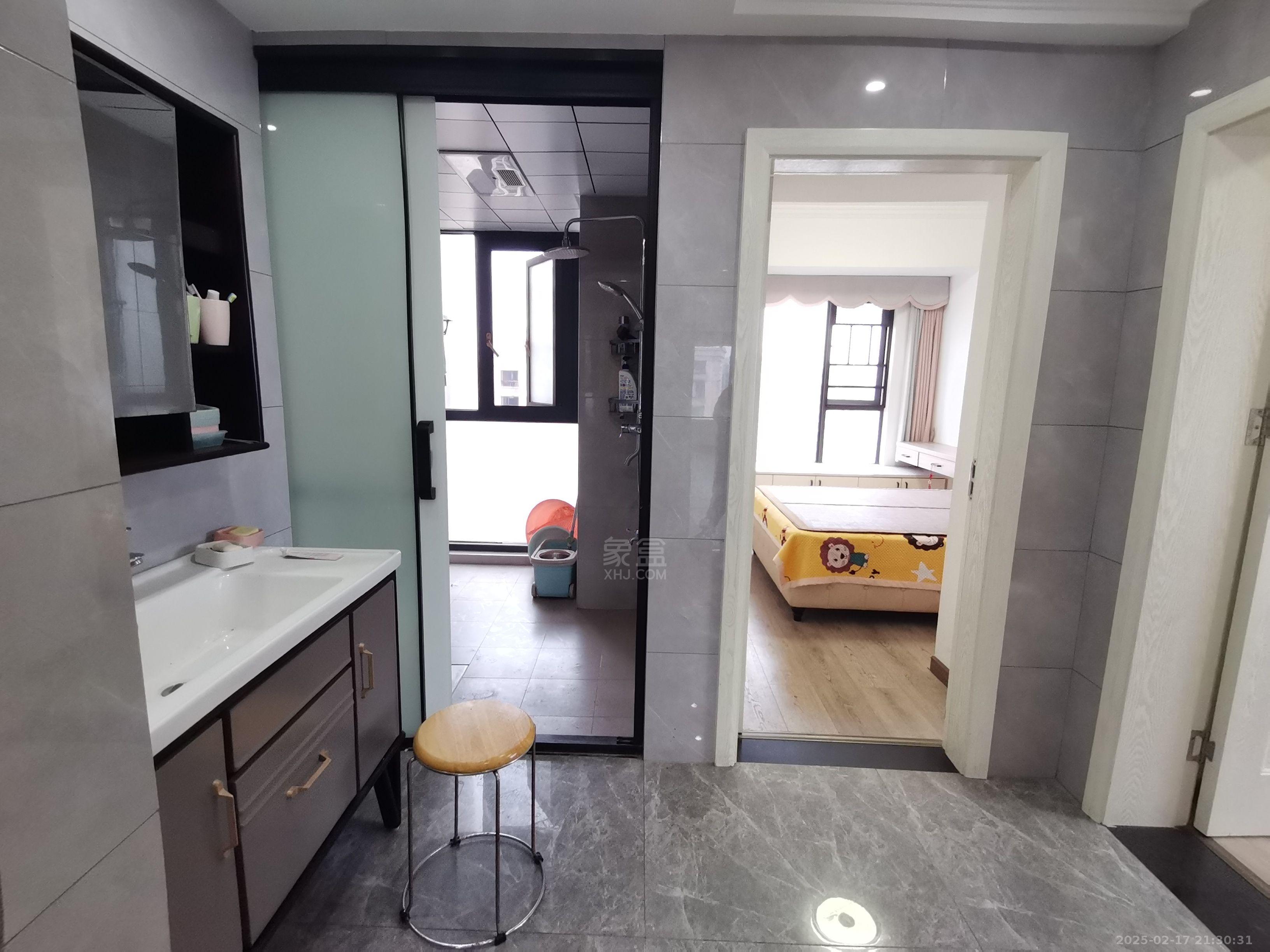 佳兆业金域天下二期 4室2厅2卫 2900.0元/月 佳兆业金域天下二期 4室2厅2卫 2900.0元/月室内图