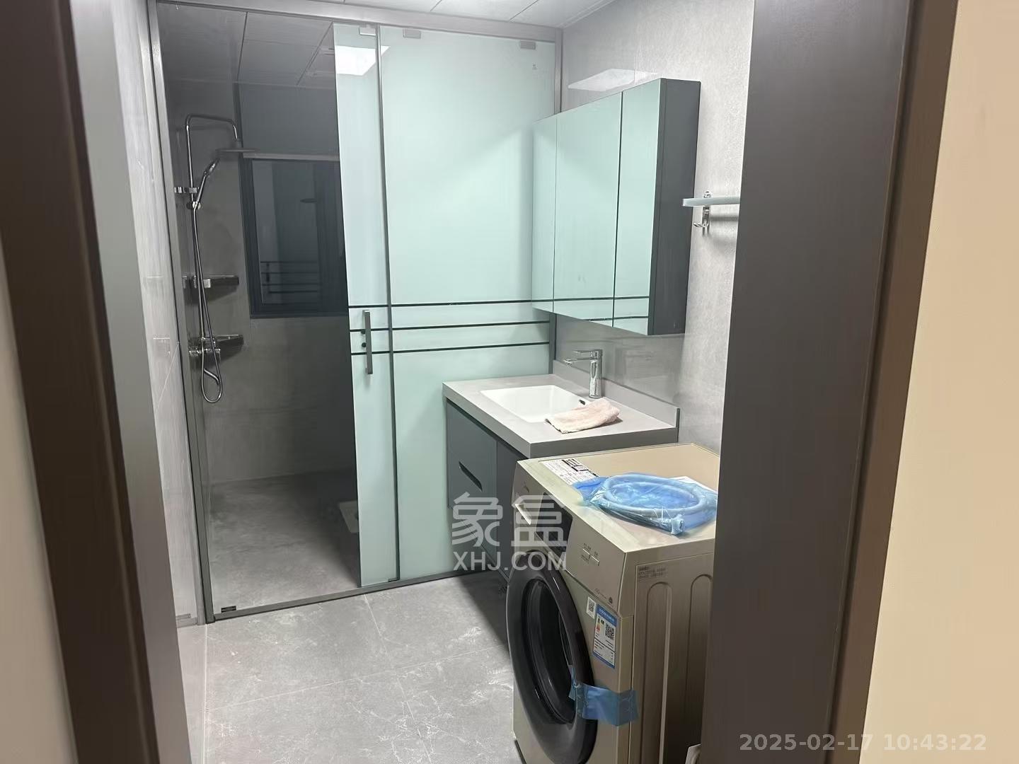 新长海玖龙台  4室2厅2卫   2600.00元/月室内图