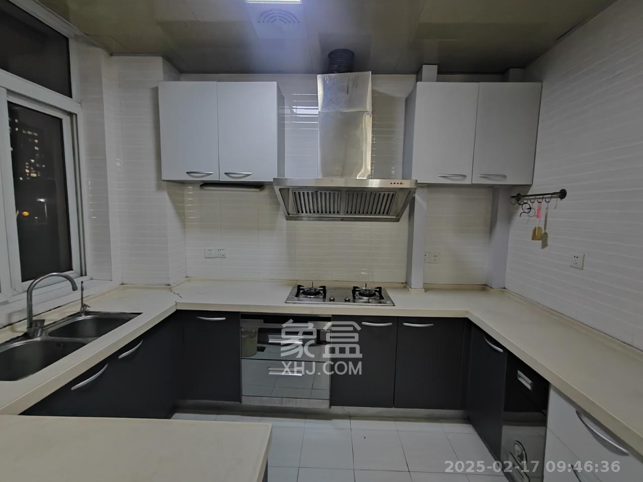 枫华府第  3室2厅2卫   1800.00元/月室内图