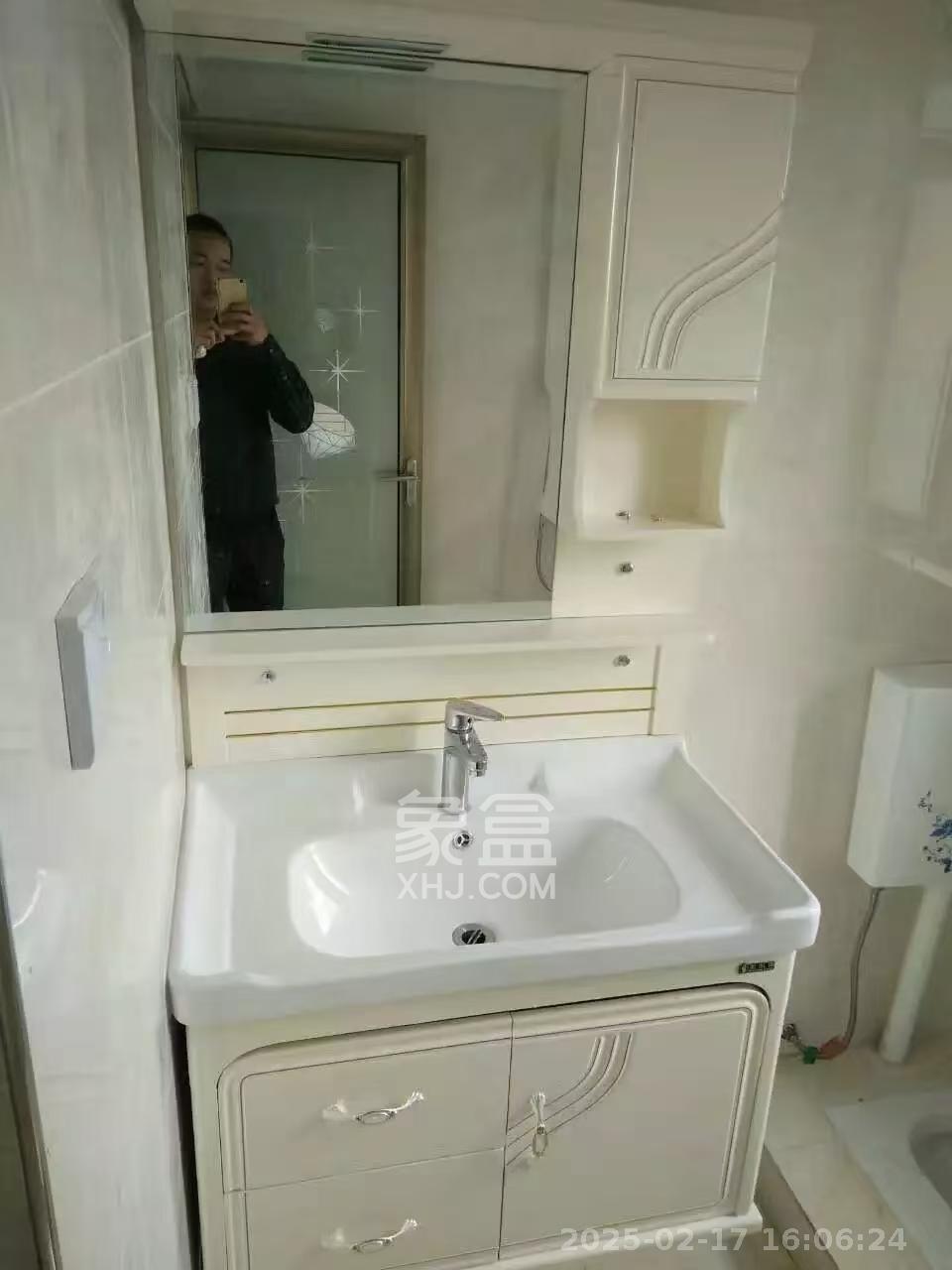 珠江东方明珠(新地东方明珠)一二期  2室2厅1卫    1700.0元/月 珠江东方明珠(新地东方明珠)一二期  2室2厅1卫    1700.0元/月室内图