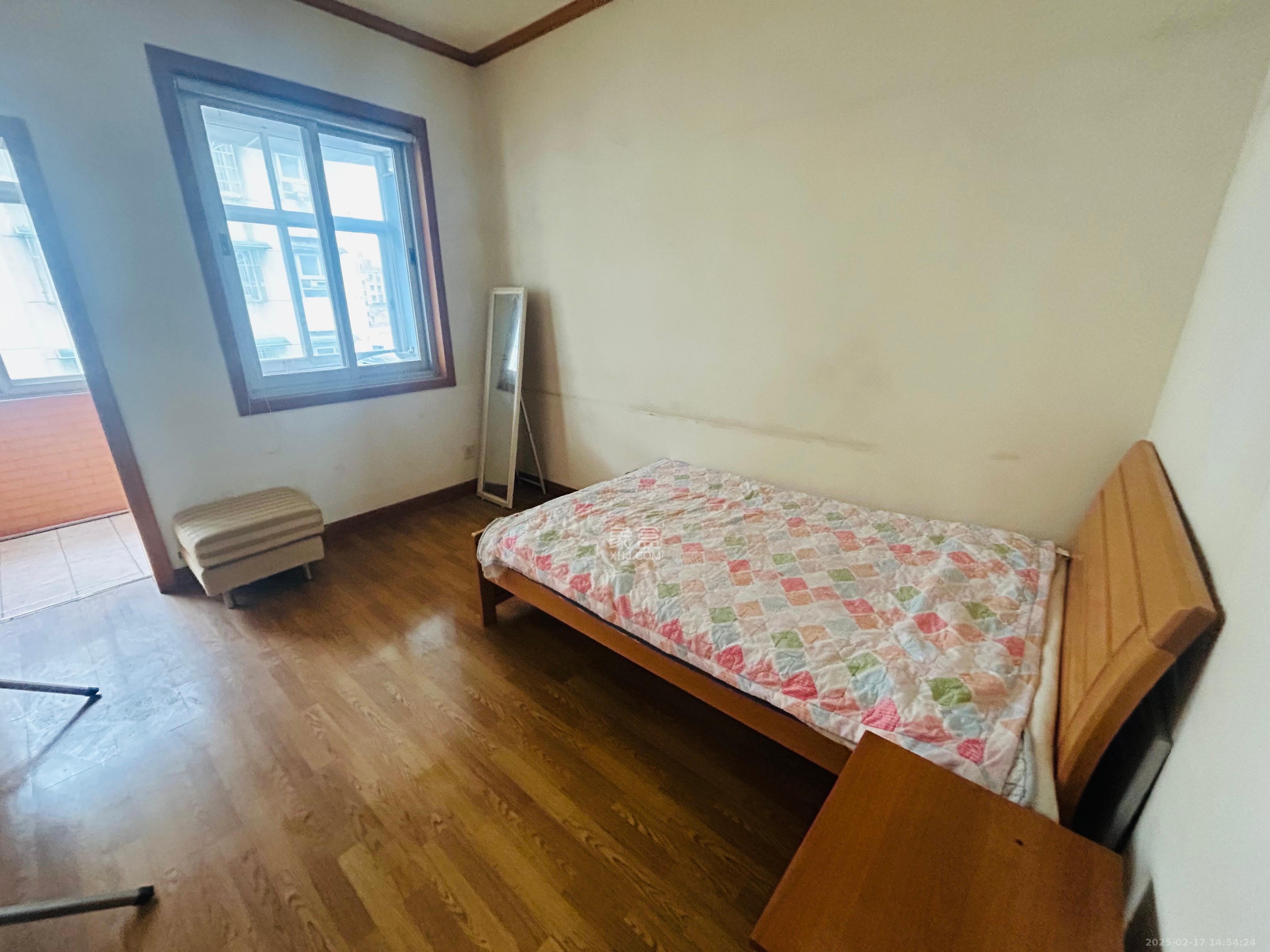 天剑路地税局宿舍 3室1厅1卫 2000.0元/月 天剑路地税局宿舍 3室1厅1卫 2000.0元/月室内图