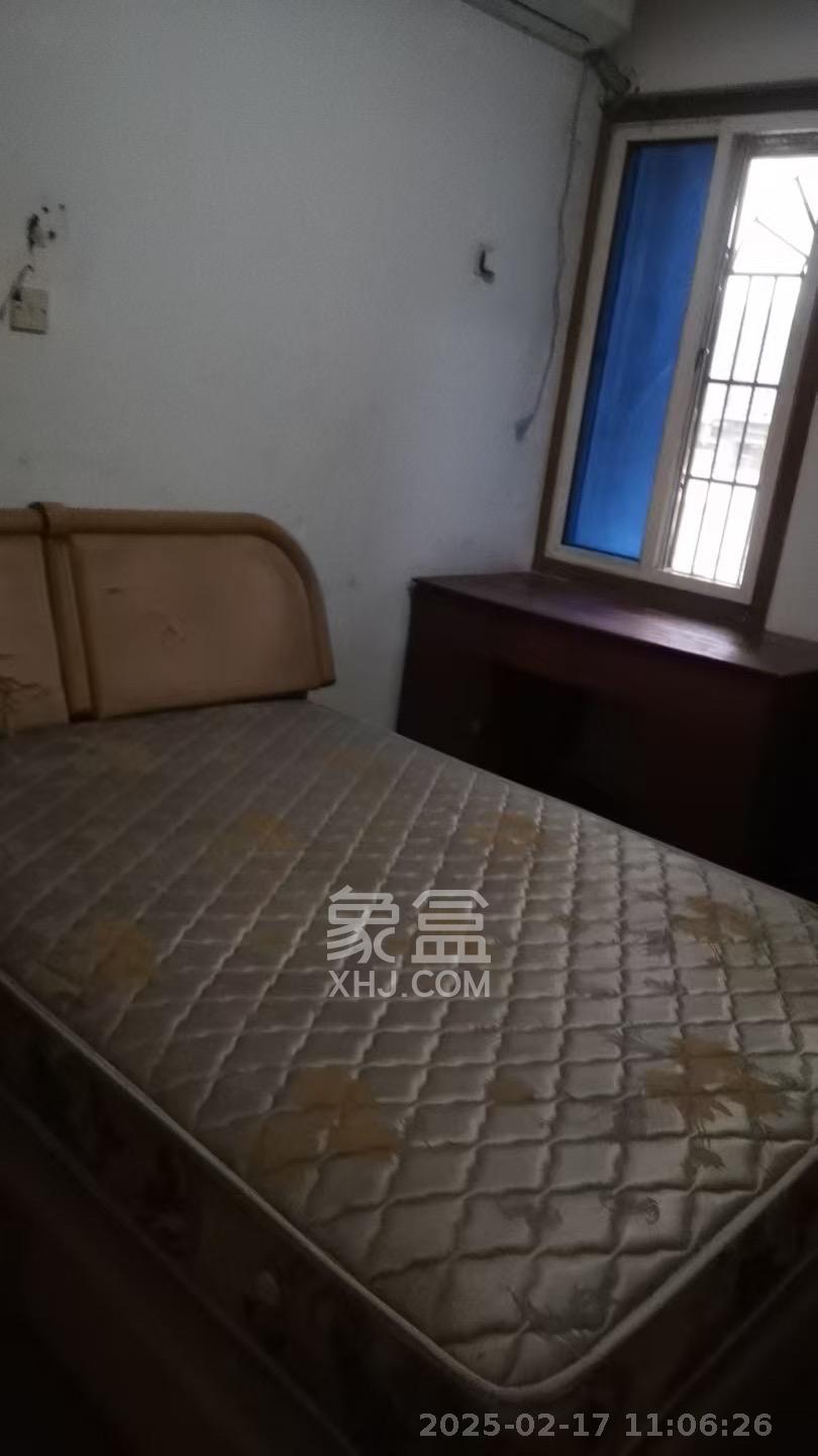 湖南石油化学工业局小区(侯家塘化工厅)  3室1厅1卫    2100.0元/月 湖南石油化学工业局小区(侯家塘化工厅)  3室1厅1卫    2100.0元/月室内图