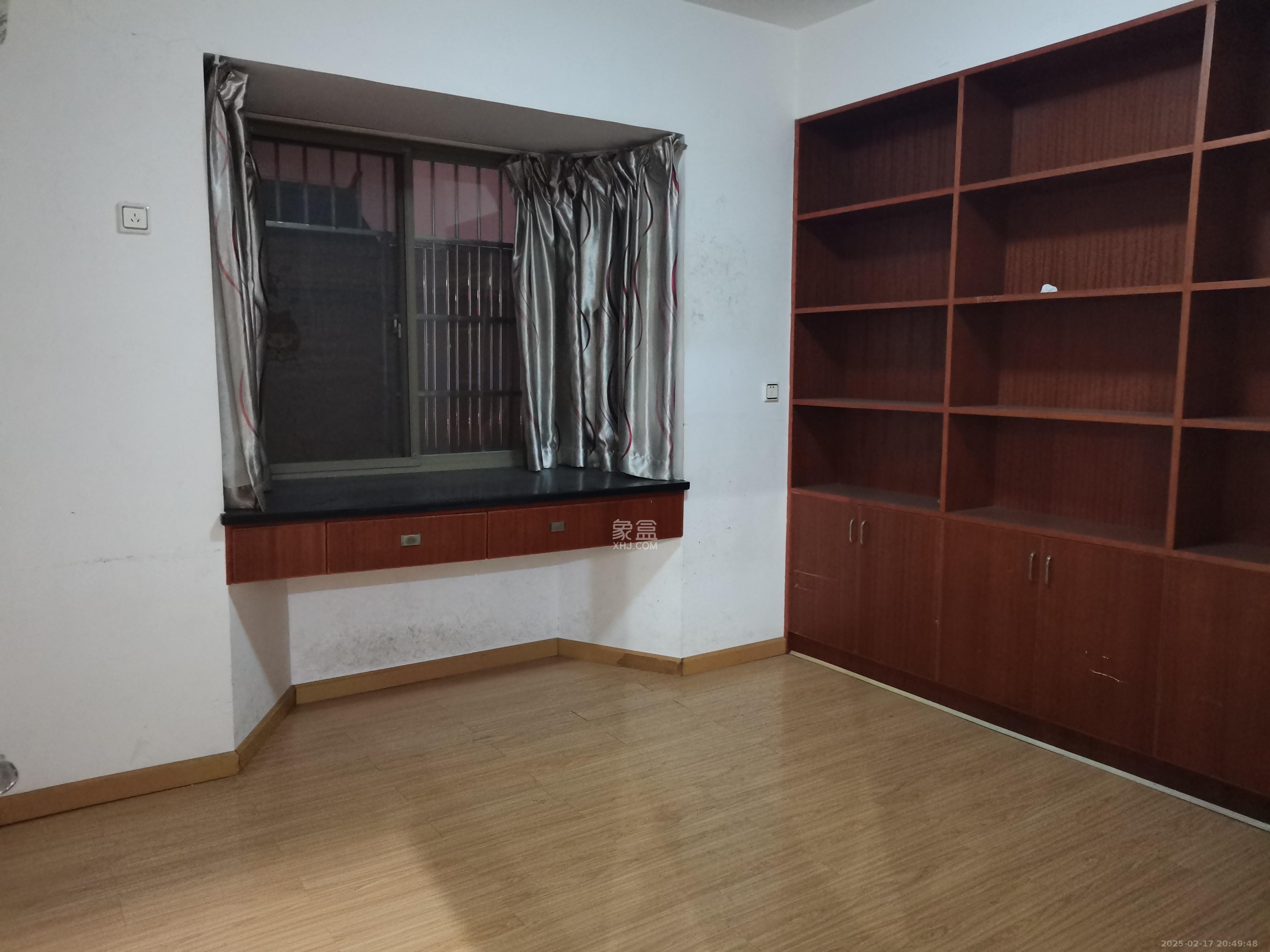 层上观邸 5室2厅2卫 4000.0元/月 层上观邸 5室2厅2卫 4000.0元/月室内图