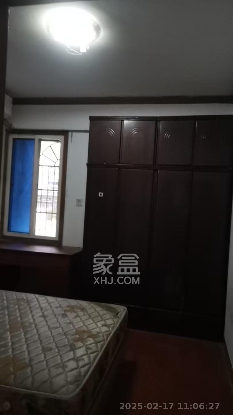 湖南石油化学工业局小区(侯家塘化工厅)  3室1厅1卫    2100.0元/月 湖南石油化学工业局小区(侯家塘化工厅)  3室1厅1卫    2100.0元/月室内图