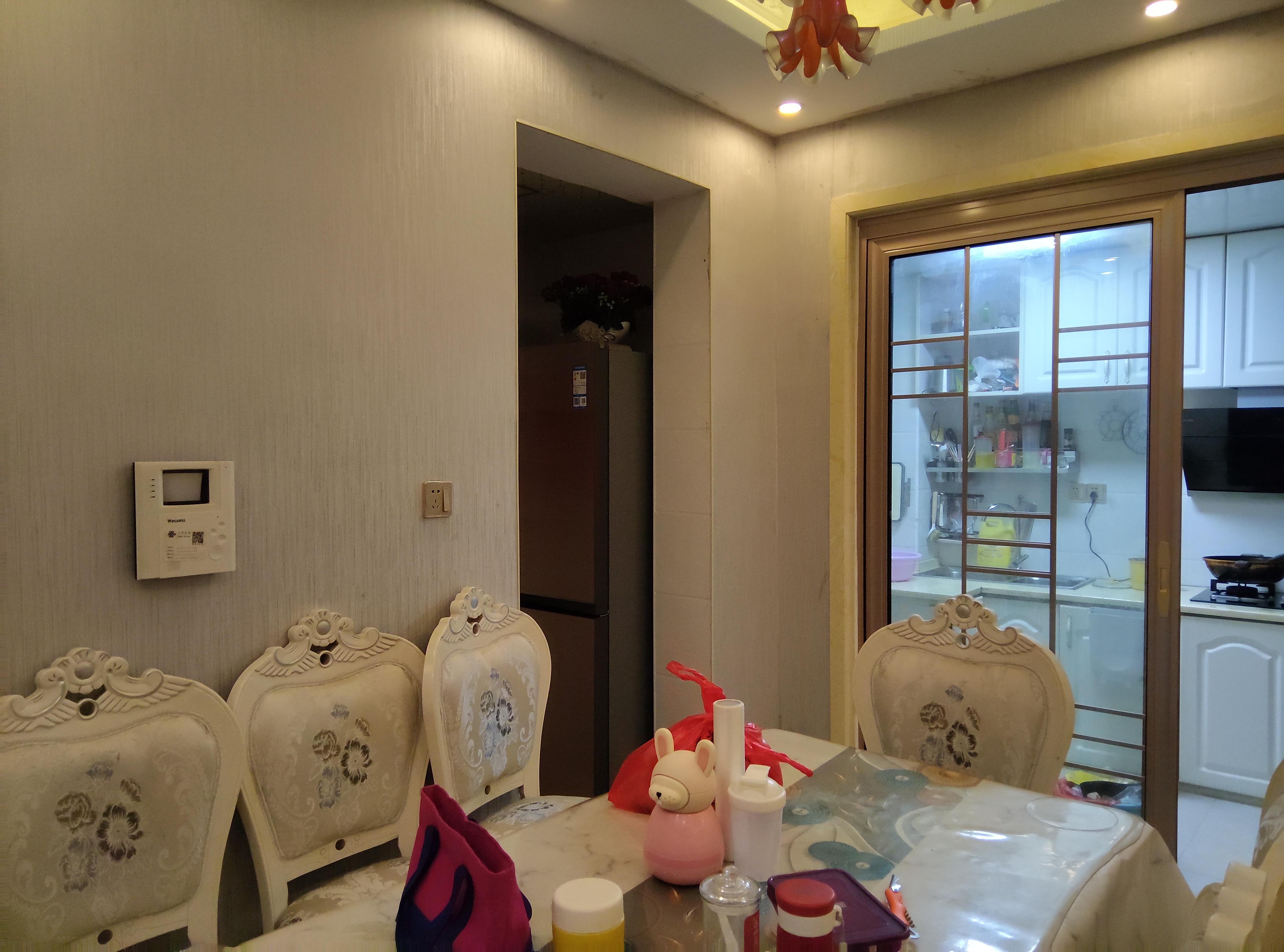 珠江愉景新城  3室2厅2卫   2500.00元/月室内图