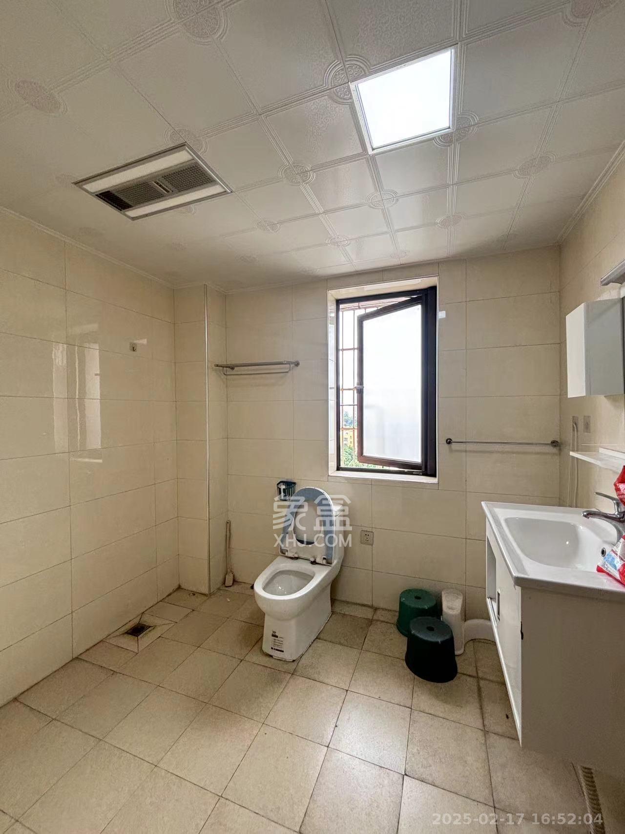 泰禹家园（彩云之翼家园一期、二期、三期）  4室2厅1卫    2800.0元/月室内图