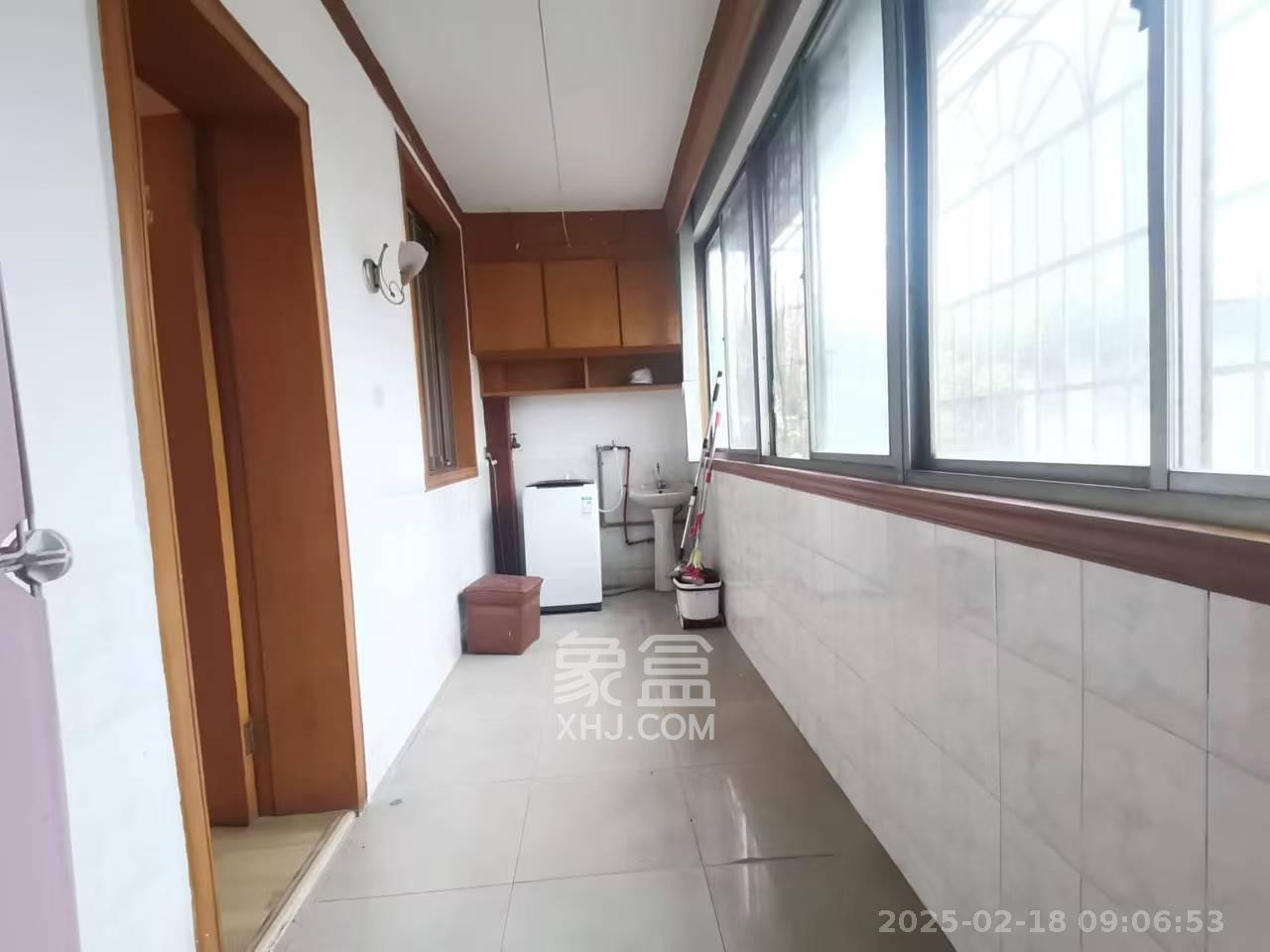 轻苑小区  3室0厅0卫    2500.0元/月室内图